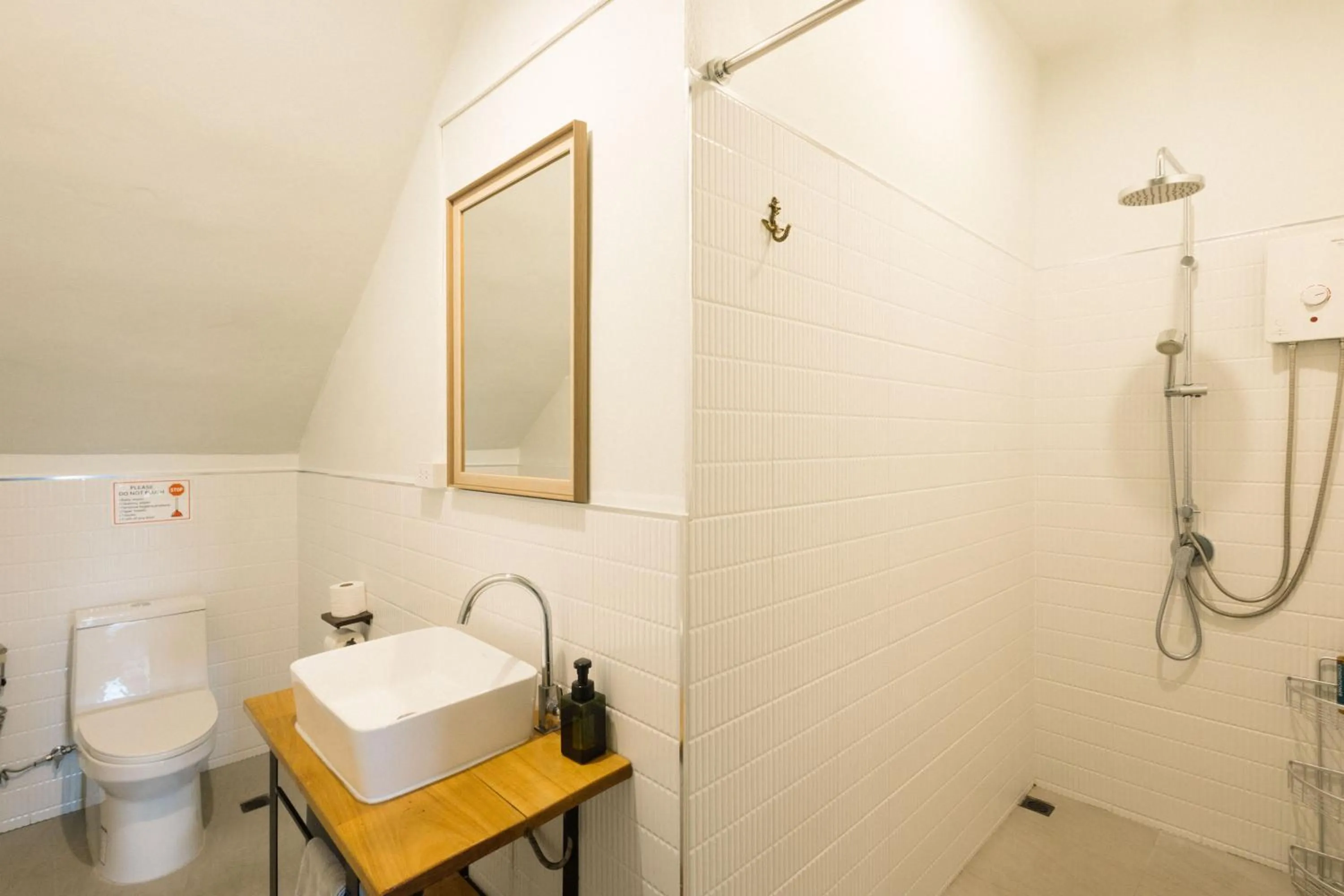 Bathroom in Nautical Home & Seashell House B&B