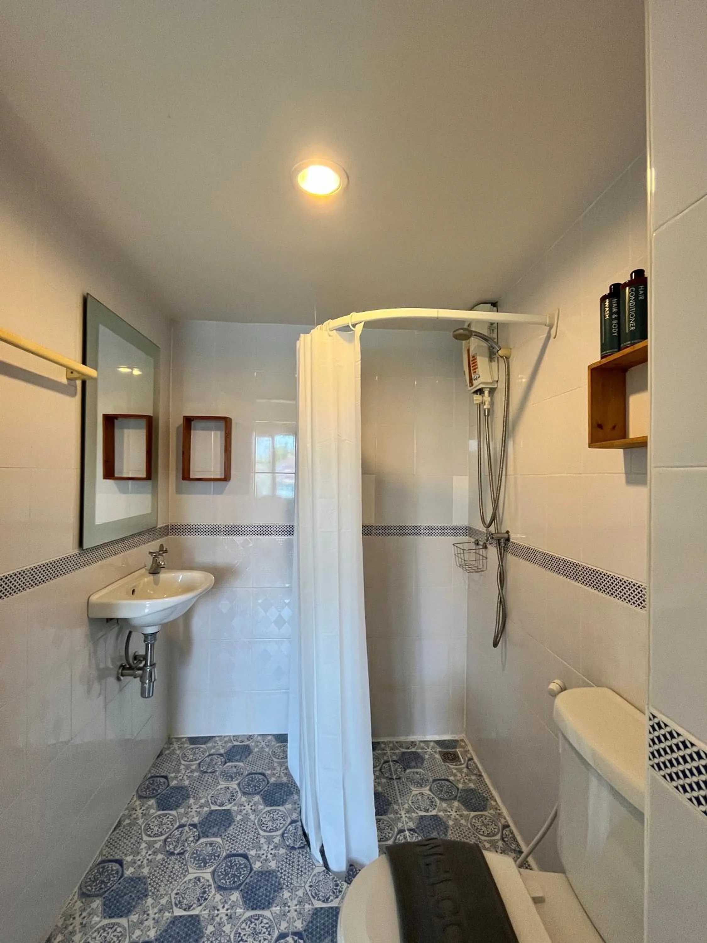 Bathroom in Nautical Home B&B Khaolak