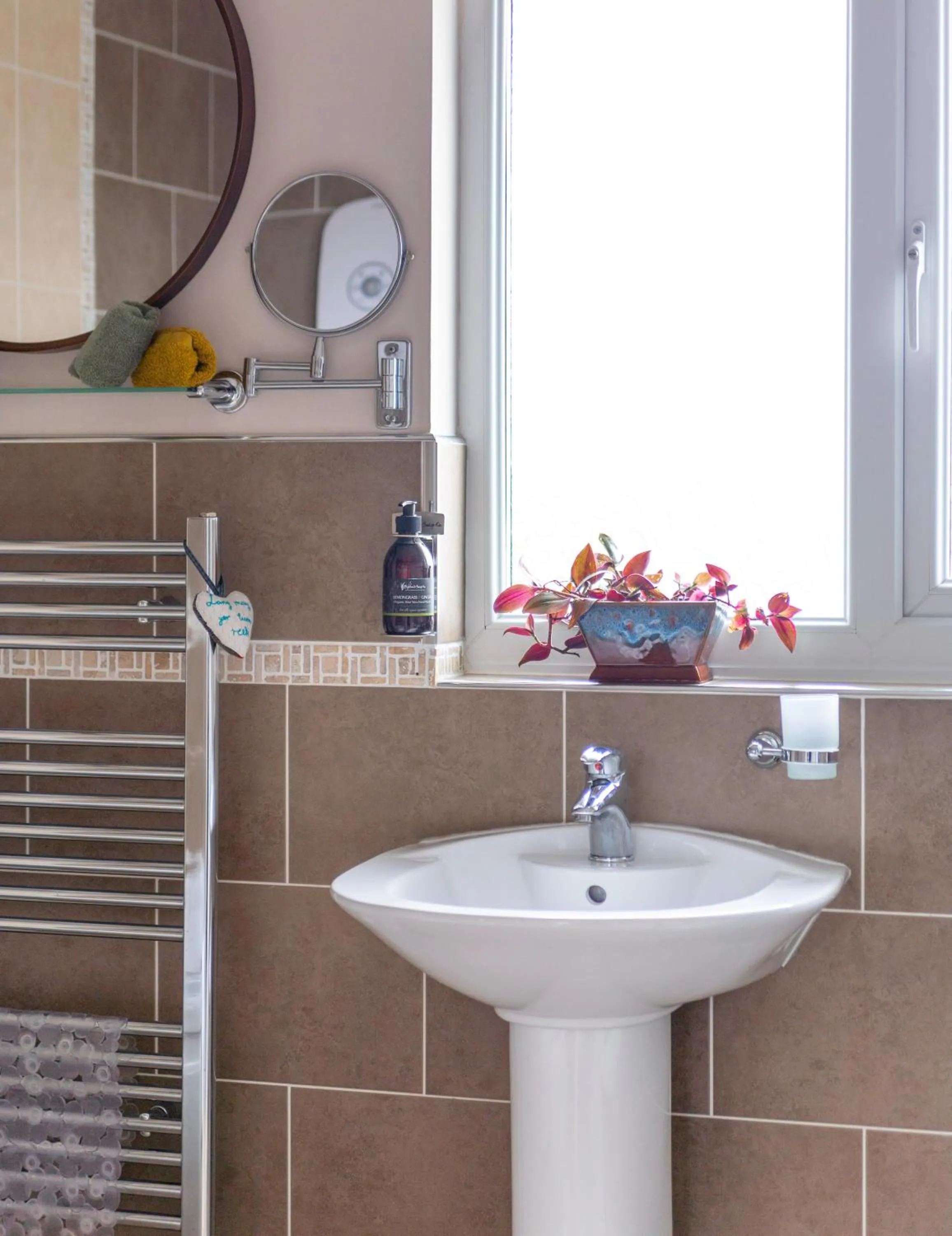 Bathroom in Bojangles Guest House