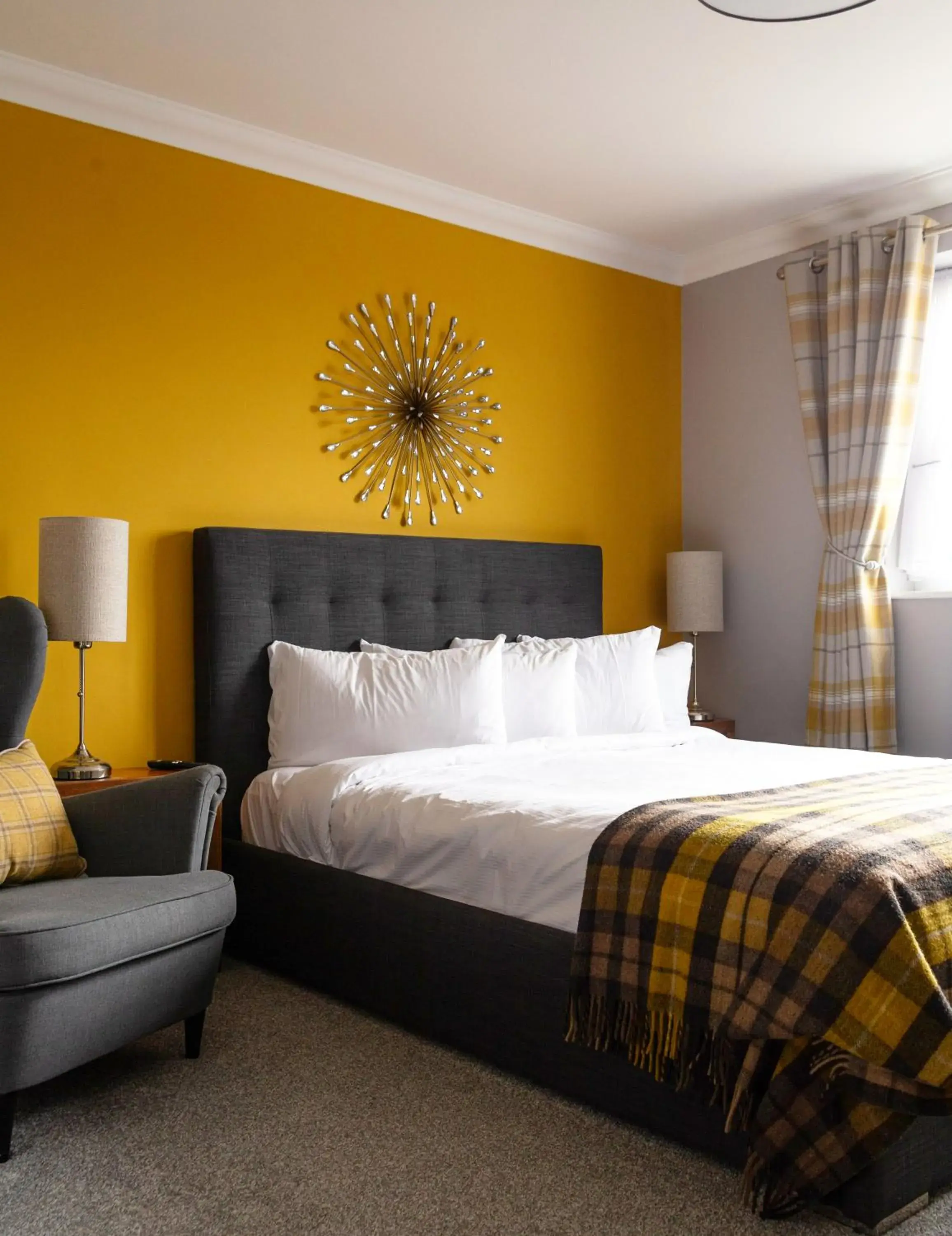 Deluxe Double Room with Bath in Bojangles Guest House Deluxe Double Room with Bath in Bojangles Guest House