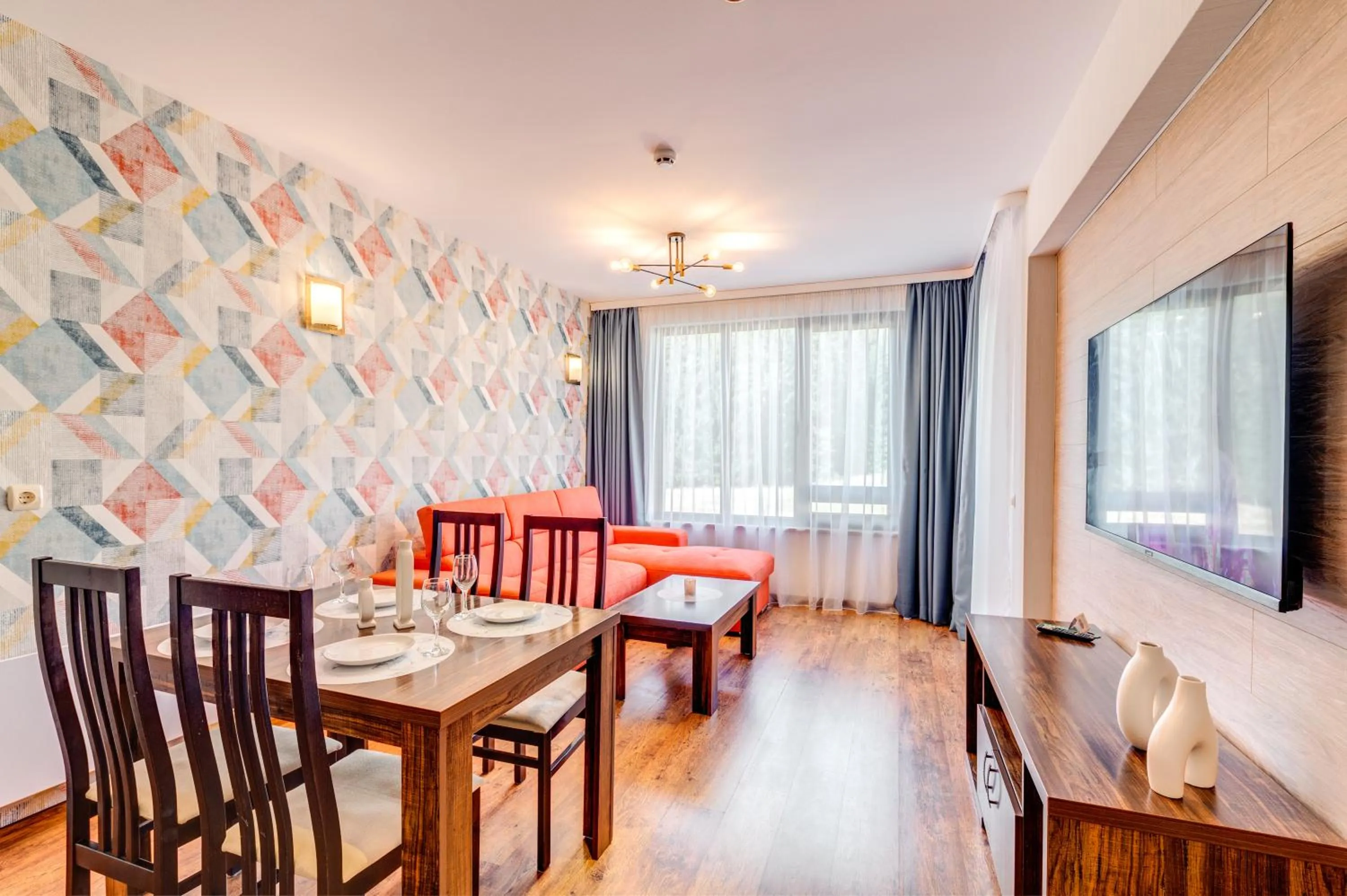 TV and multimedia in Oak Residence Hotel & Relax