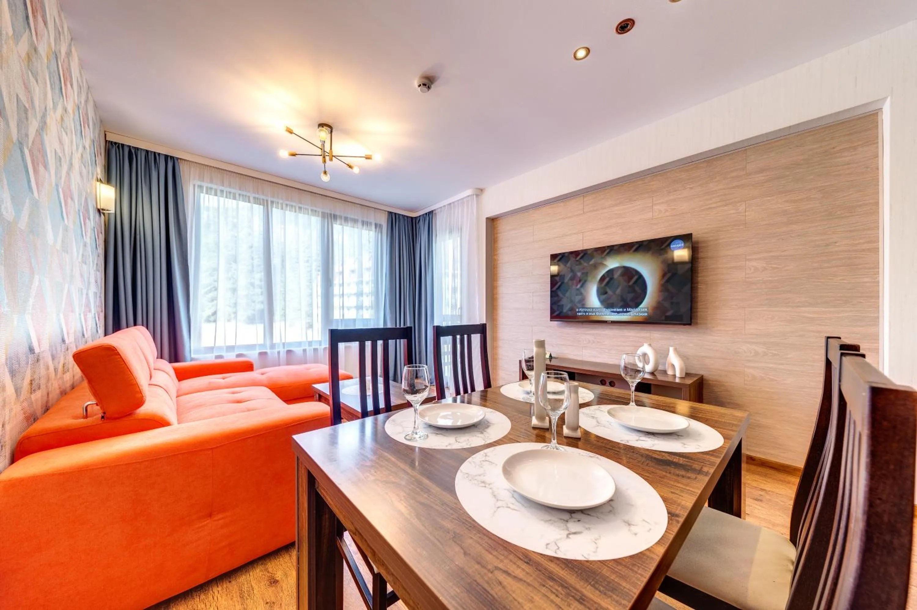 TV and multimedia in Oak Residence Hotel & Relax