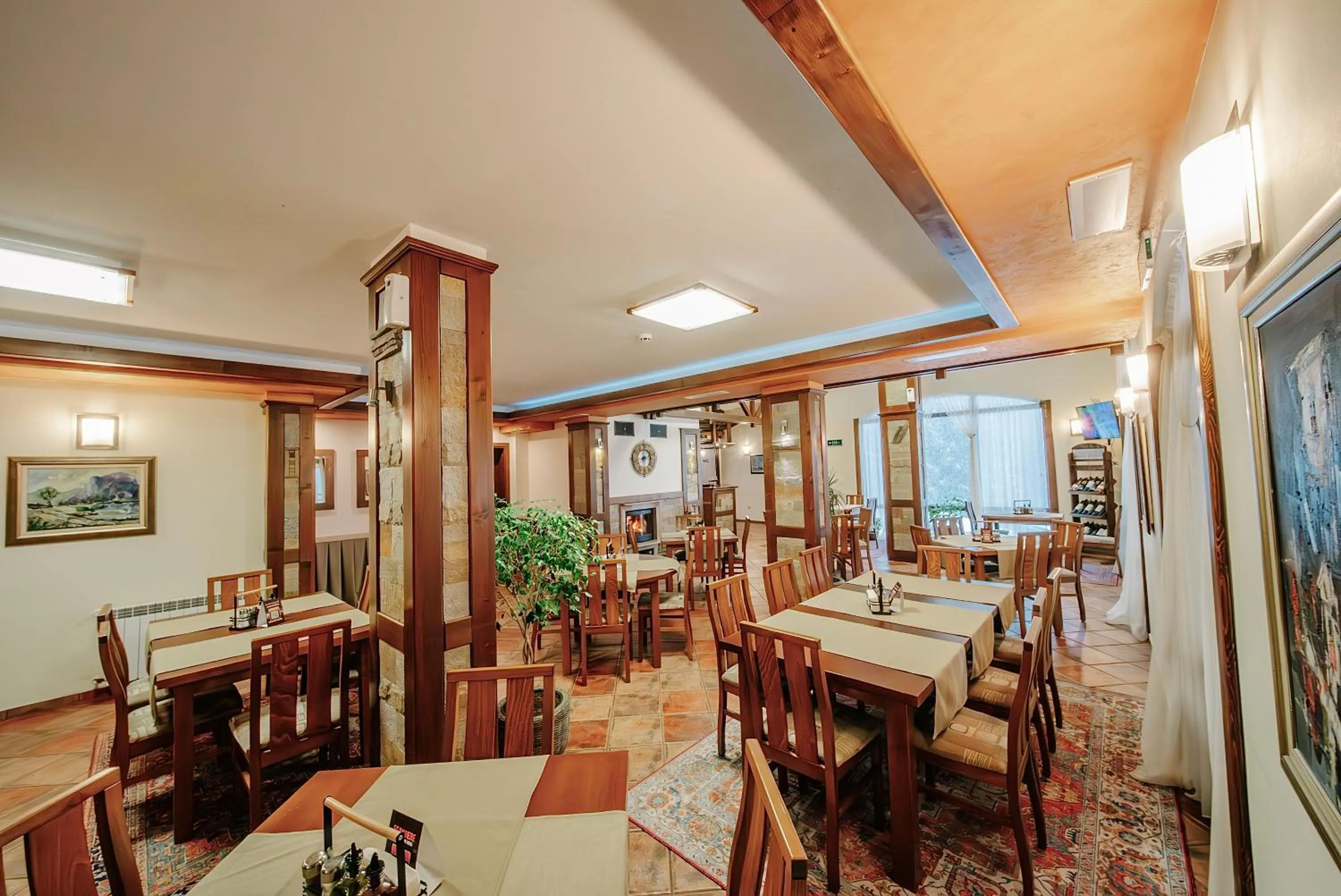 Restaurant/places to eat in Oak Residence Hotel & Relax