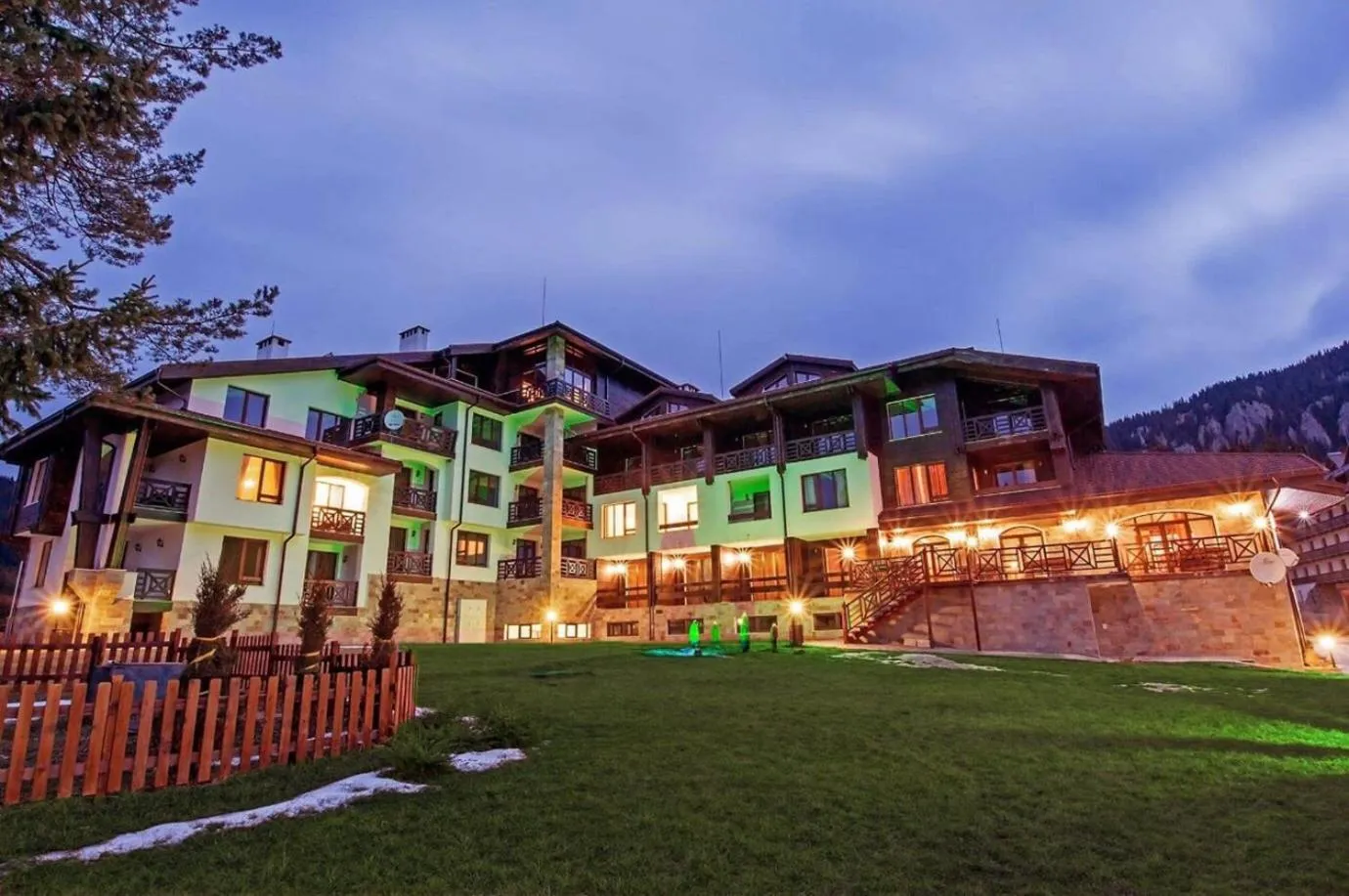 Facade/entrance in Oak Residence Hotel & Relax