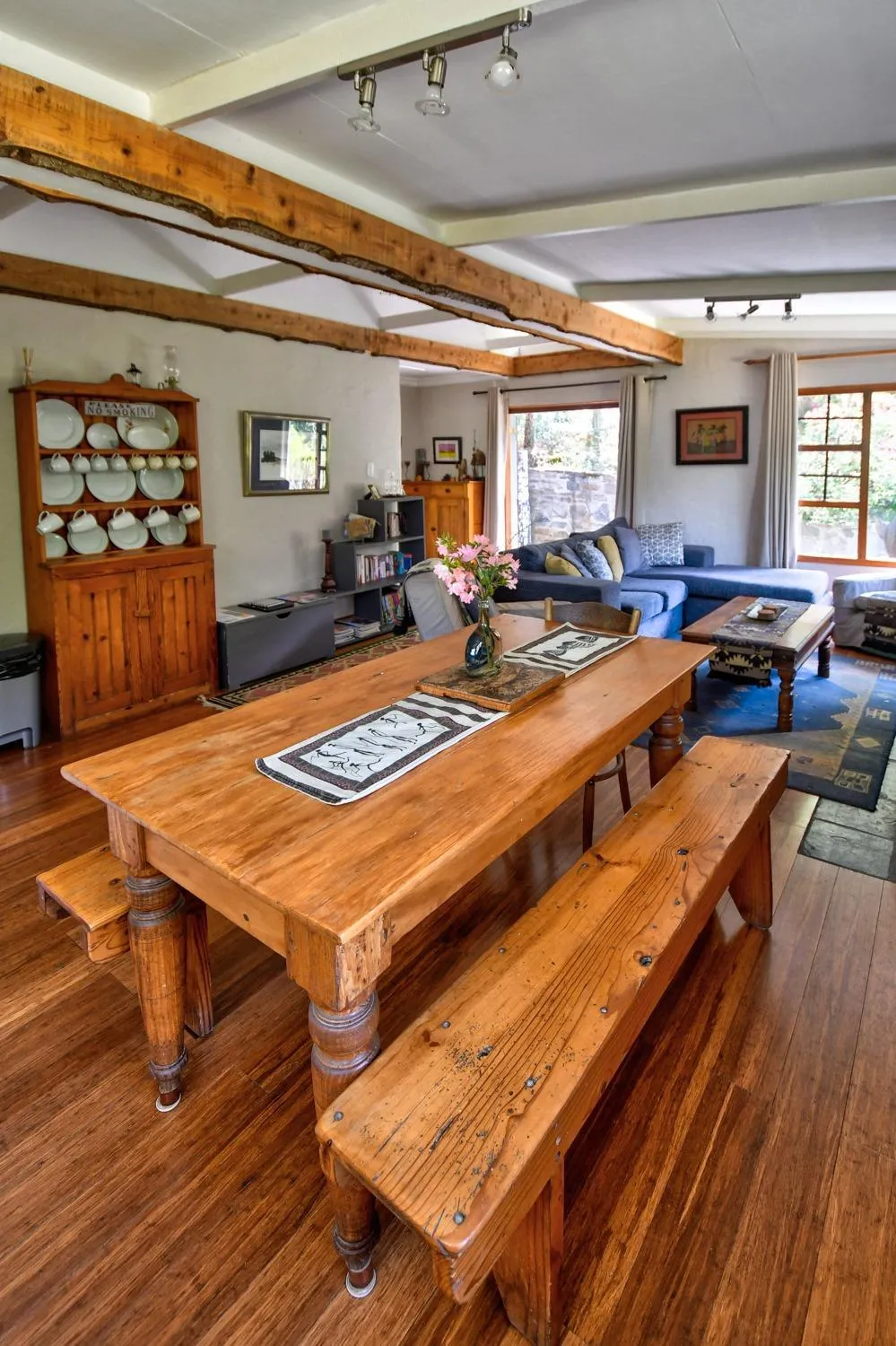 Seating area in Maple Grove