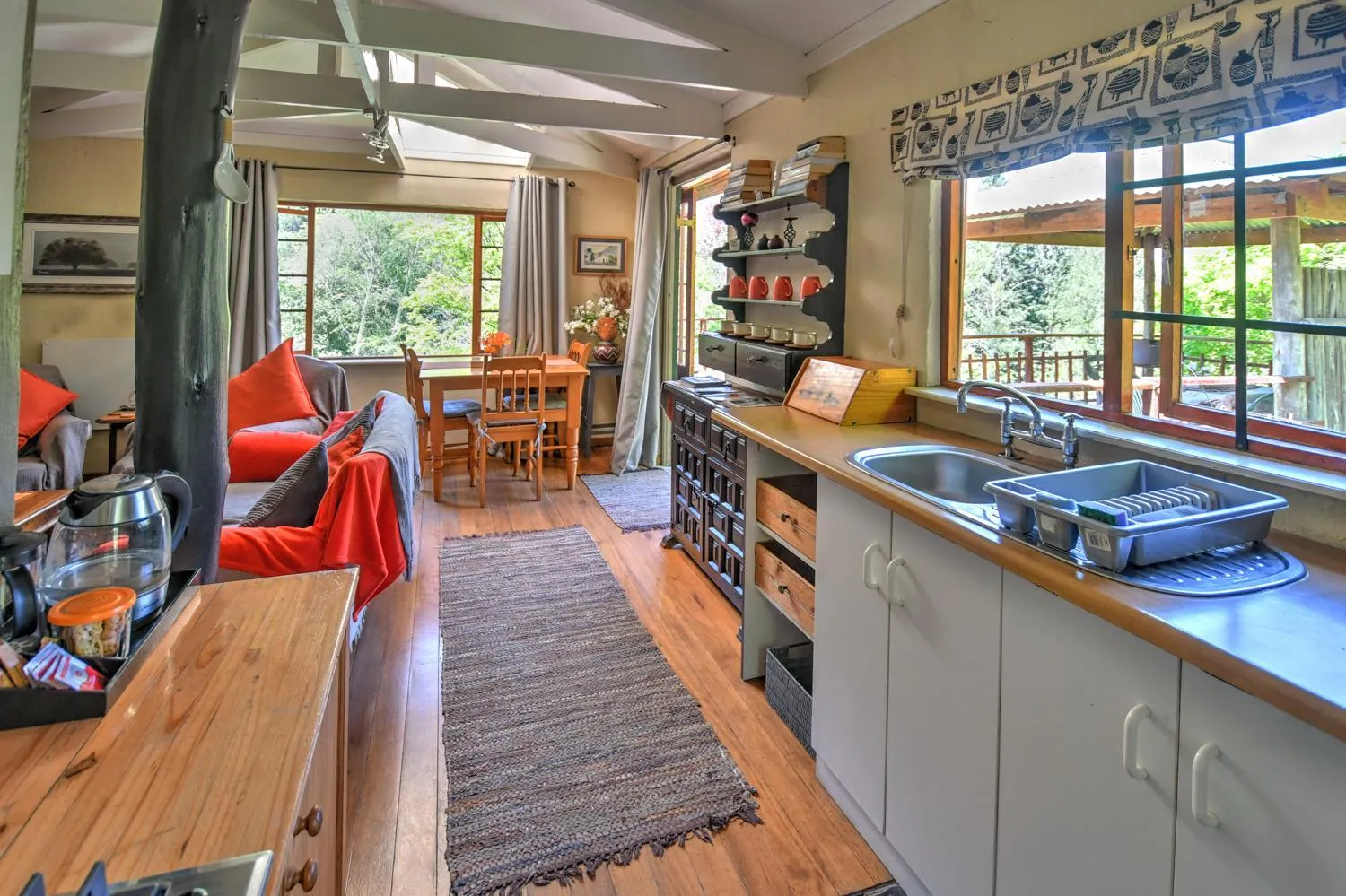 Kitchen or kitchenette in Maple Grove