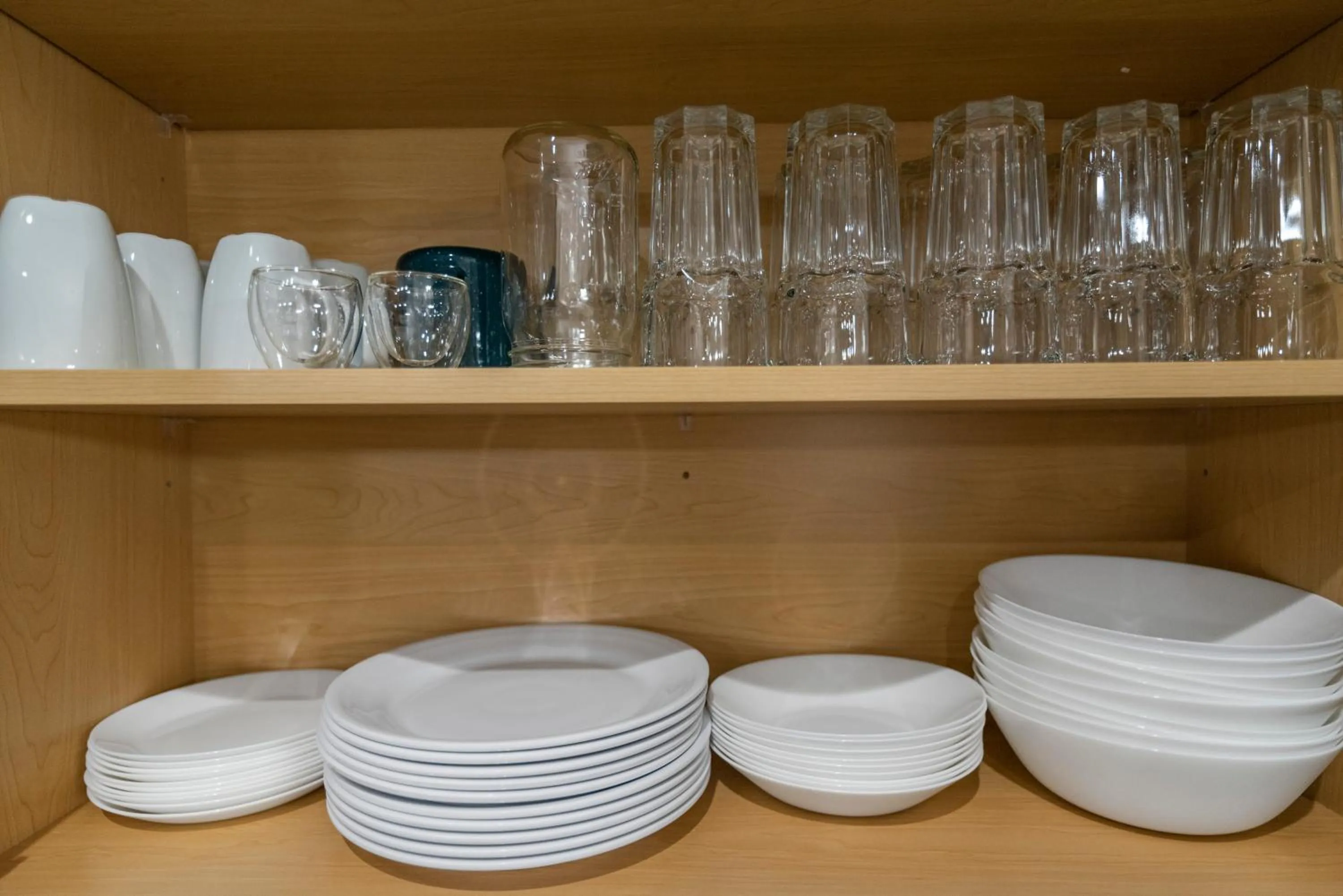 Kitchen or kitchenette in Modern Regional Art Gallery Home - Spacious & New! Tv in each room