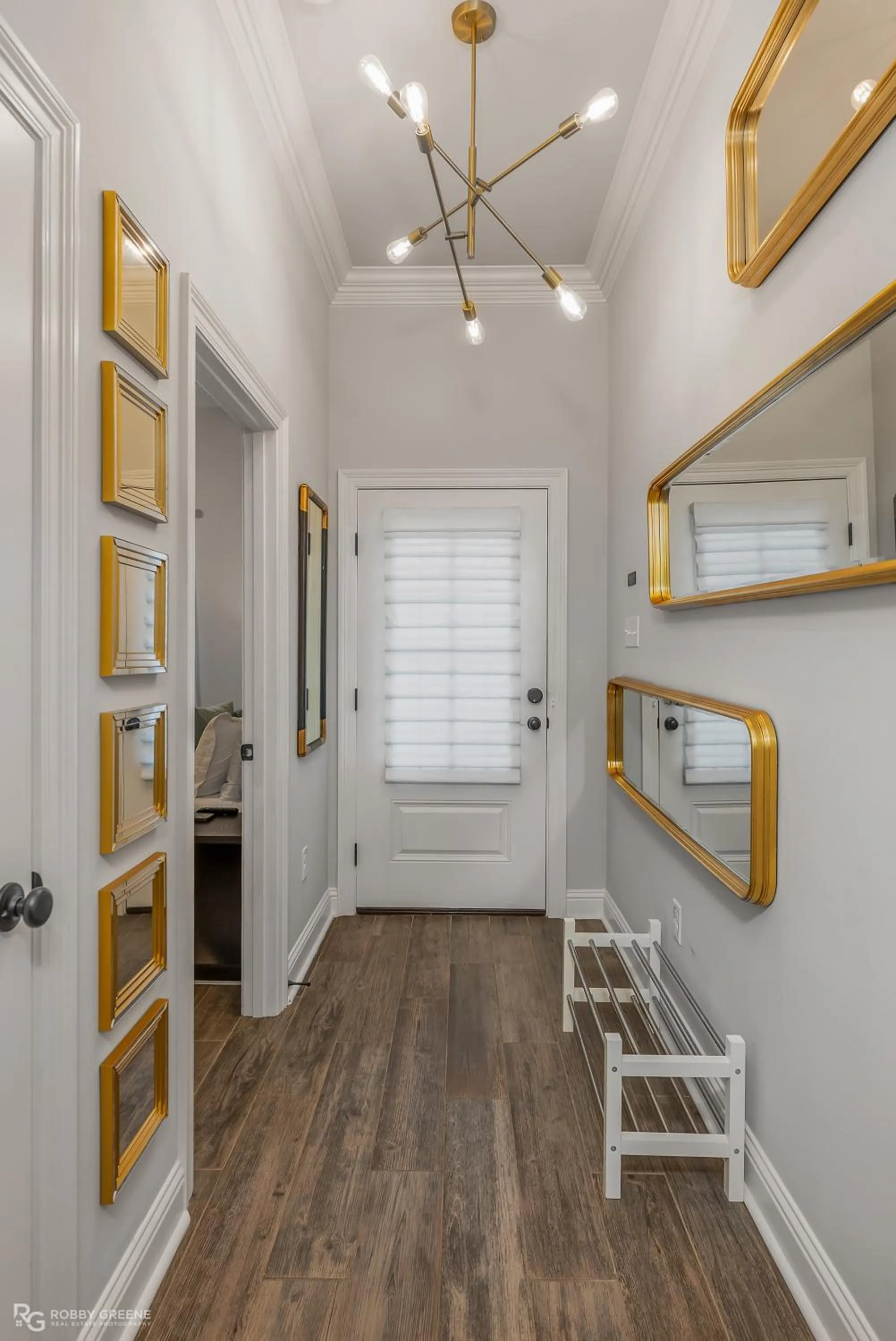 Facade/entrance in Modern Regional Art Gallery Home - Spacious & New! Tv in each room