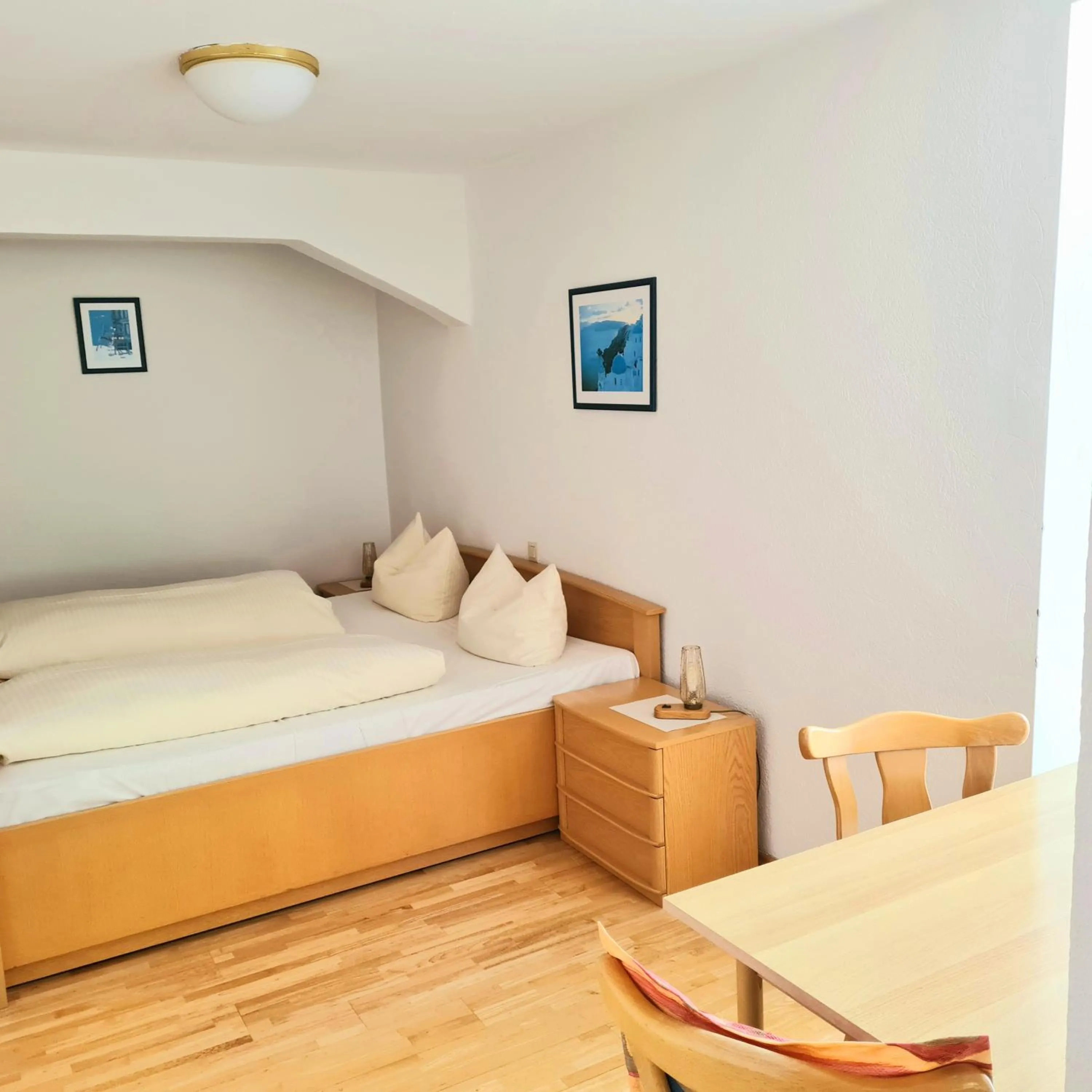 Photo of the whole room, Bed in Gasthaus Schöllmann