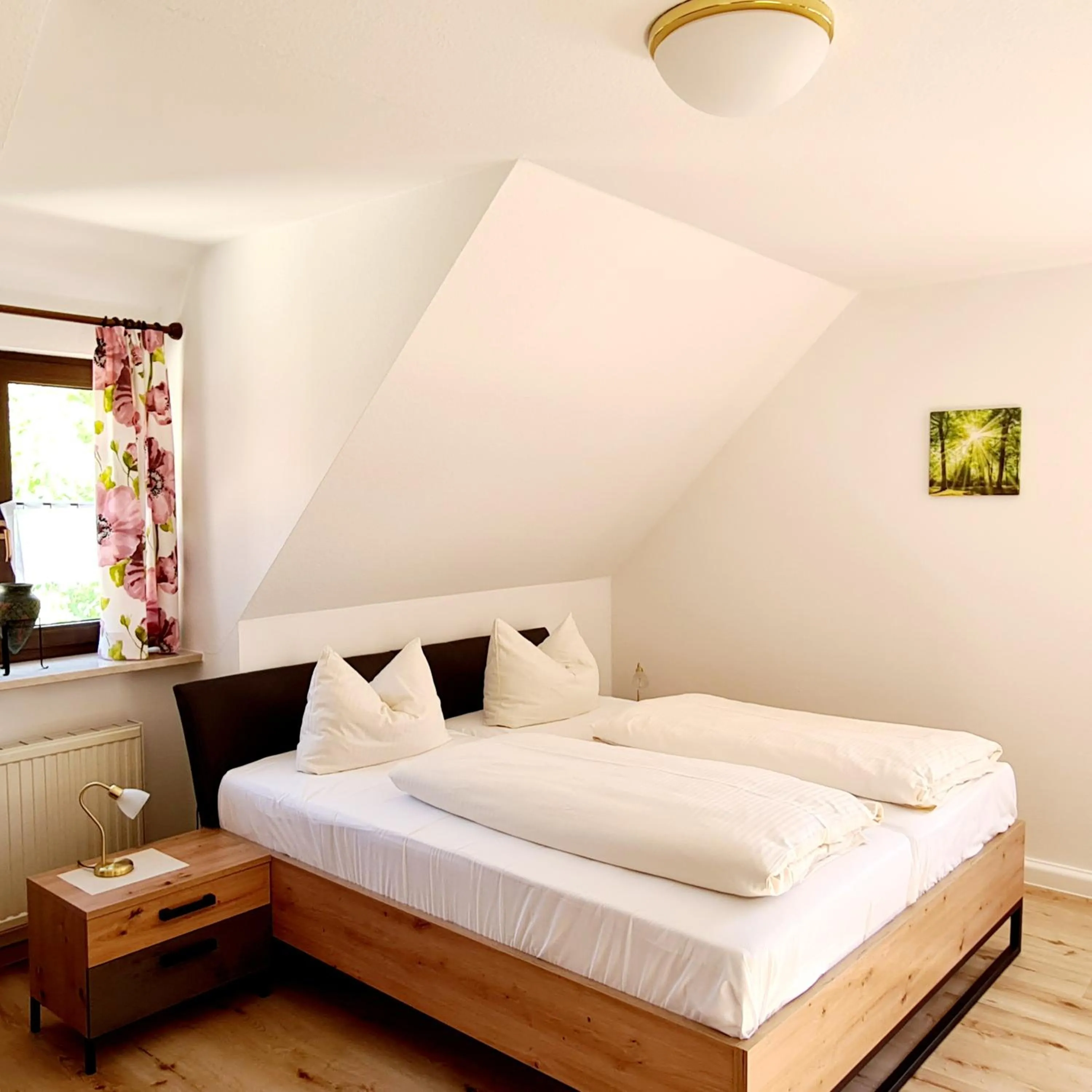Photo of the whole room, Bed in Gasthaus Schöllmann