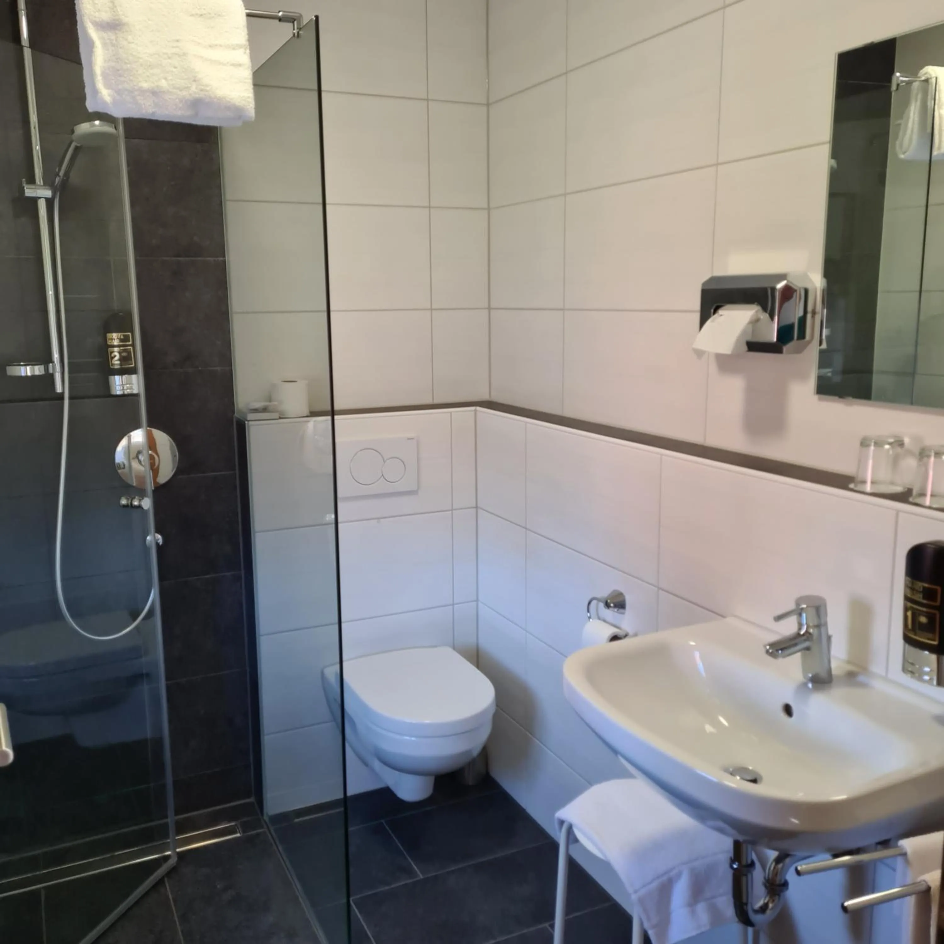 Bathroom in Gasthaus Schöllmann