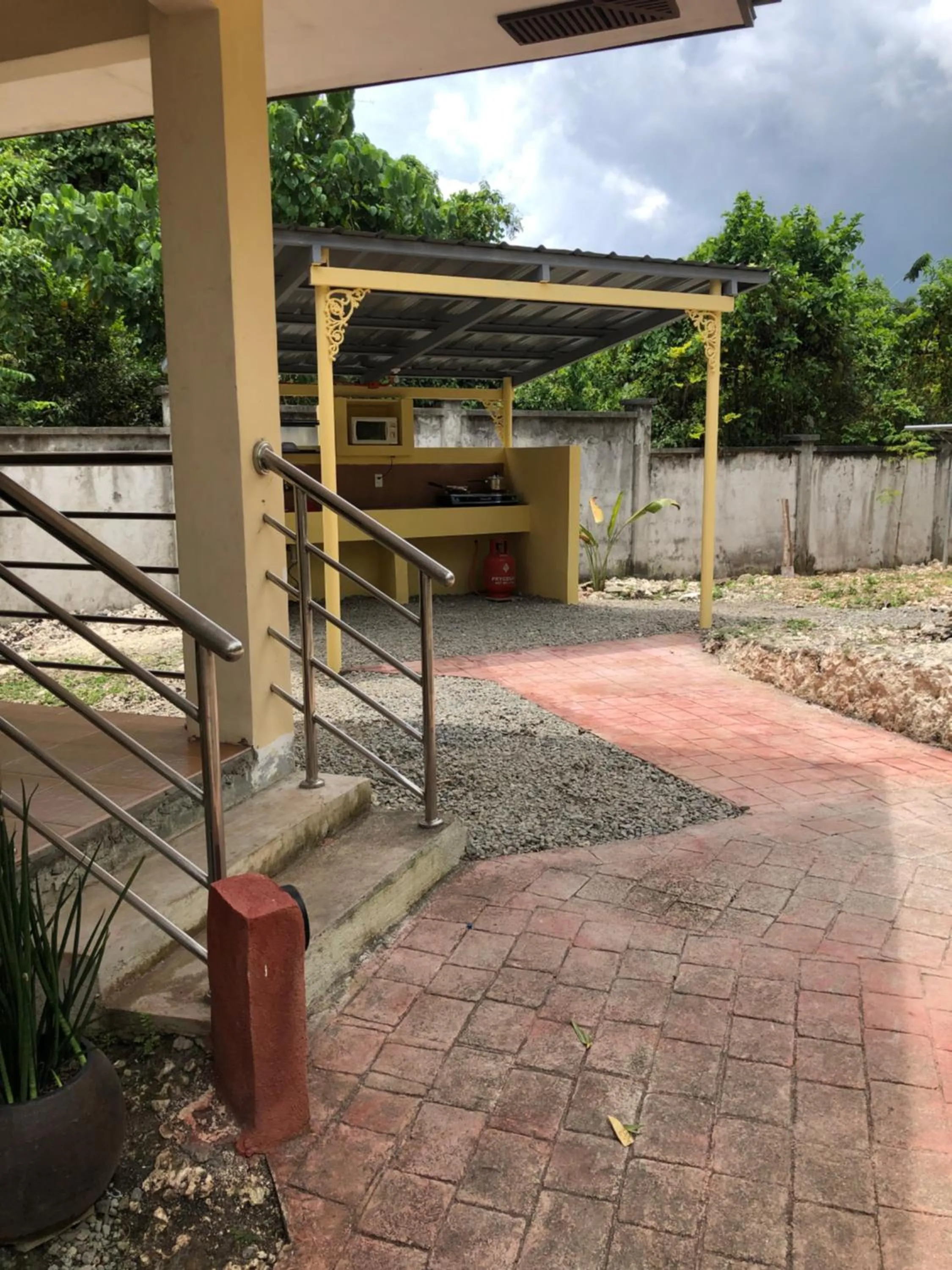 Kitchen or kitchenette in Tyner's Place