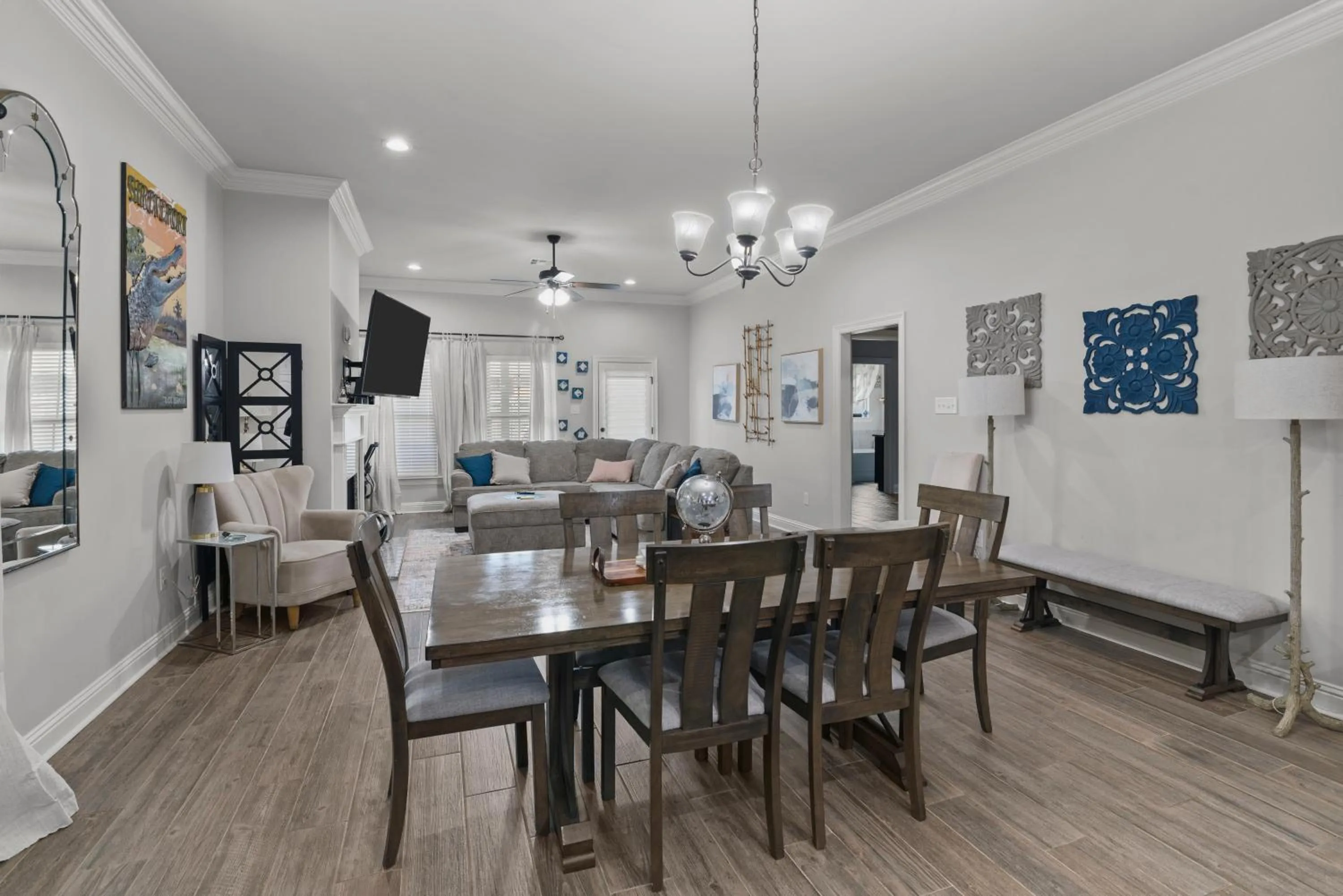 Communal lounge/ TV room in Zen House, a peaceful sanctuary in Shreveport, LA! Tv in each room