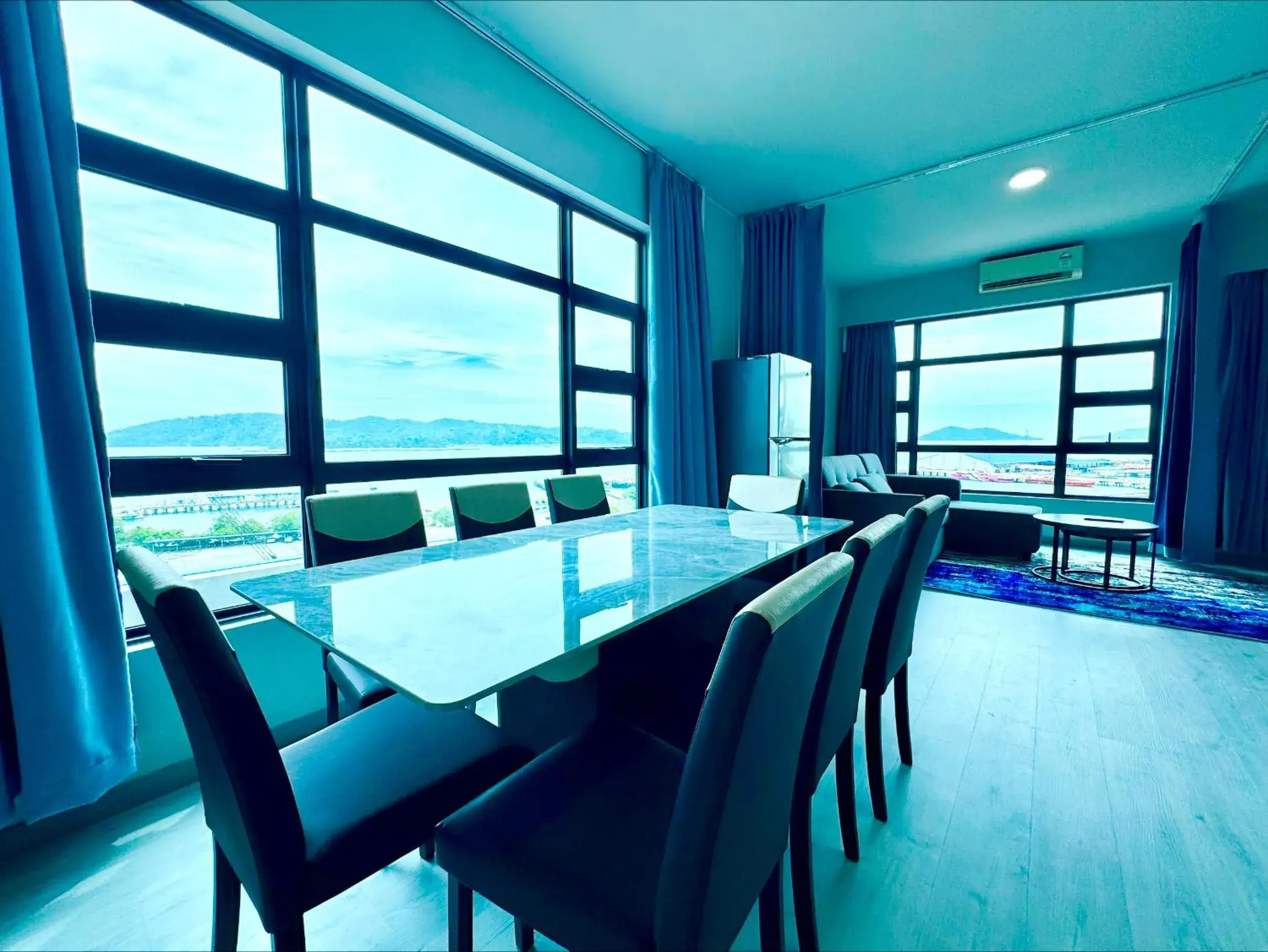 Two-Bedroom Apartment with Sea View in Sunset Seaview Vacation Condos @ Jesselton Quay Two-Bedroom Apartment with Sea View in Sunset Seaview Vacation Condos @ Jesselton Quay