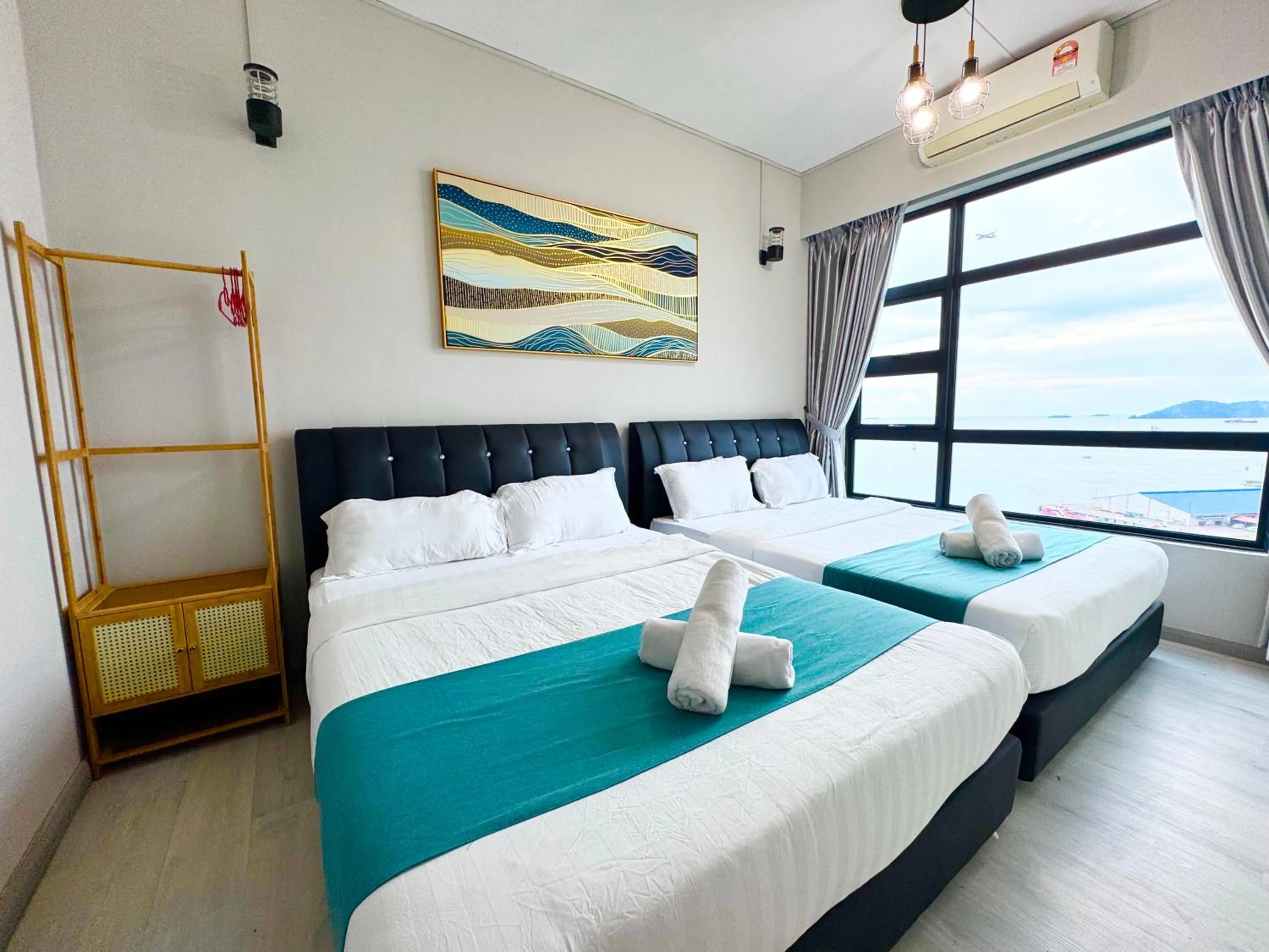 Bed in Sunset Seaview Vacation Condos @ Jesselton Quay