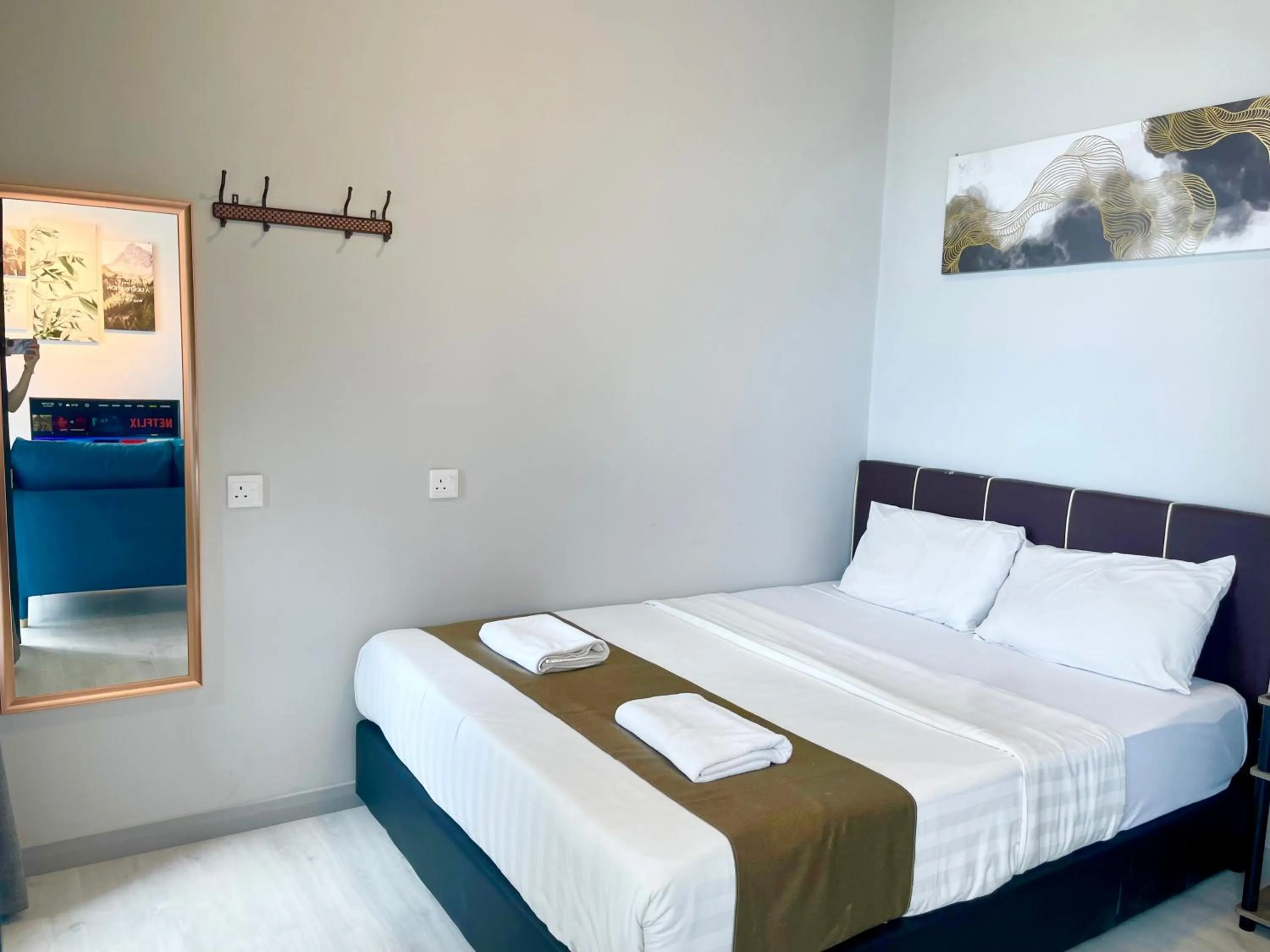 Bed in Sunset Seaview Vacation Condos @ Jesselton Quay