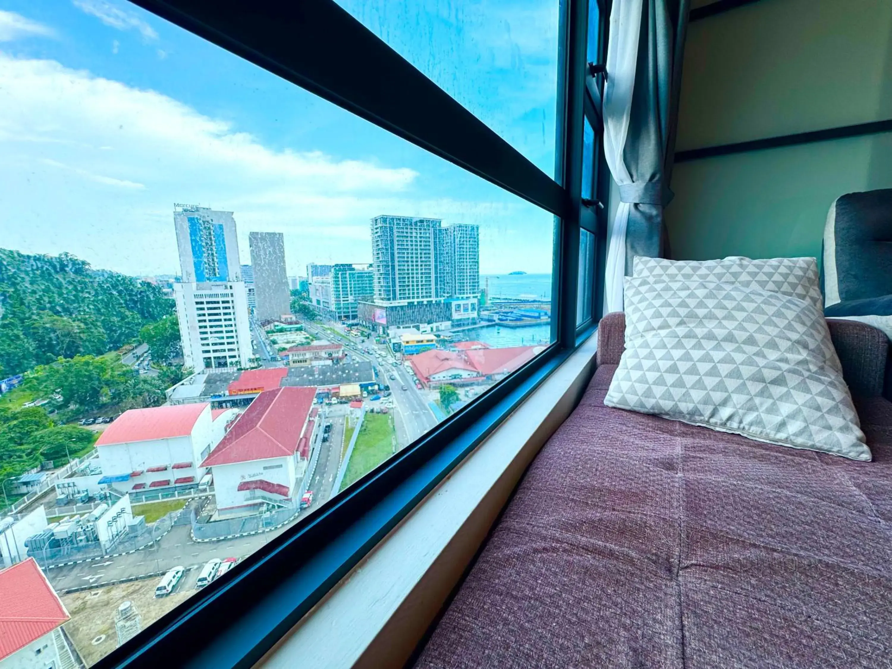 Property building in Sunset Seaview Vacation Condos @ Jesselton Quay Property building in Sunset Seaview Vacation Condos @ Jesselton Quay
