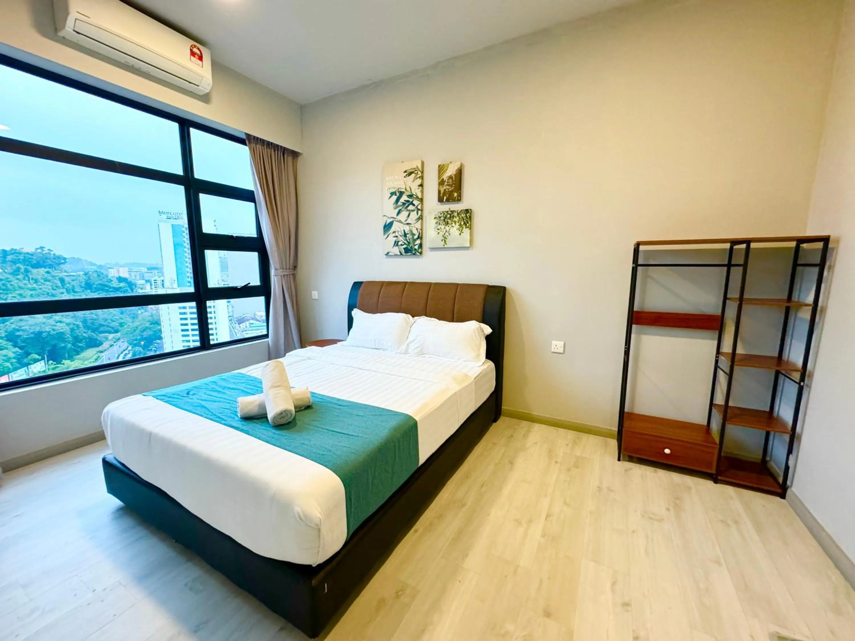 Bed in Sunset Seaview Vacation Condos @ Jesselton Quay