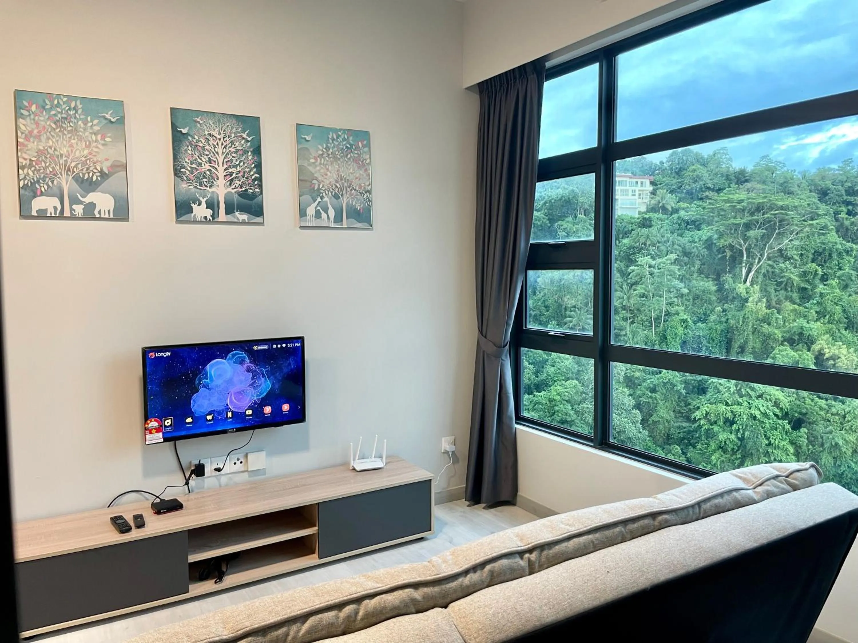 TV and multimedia in Sunset Seaview Vacation Condos @ Jesselton Quay