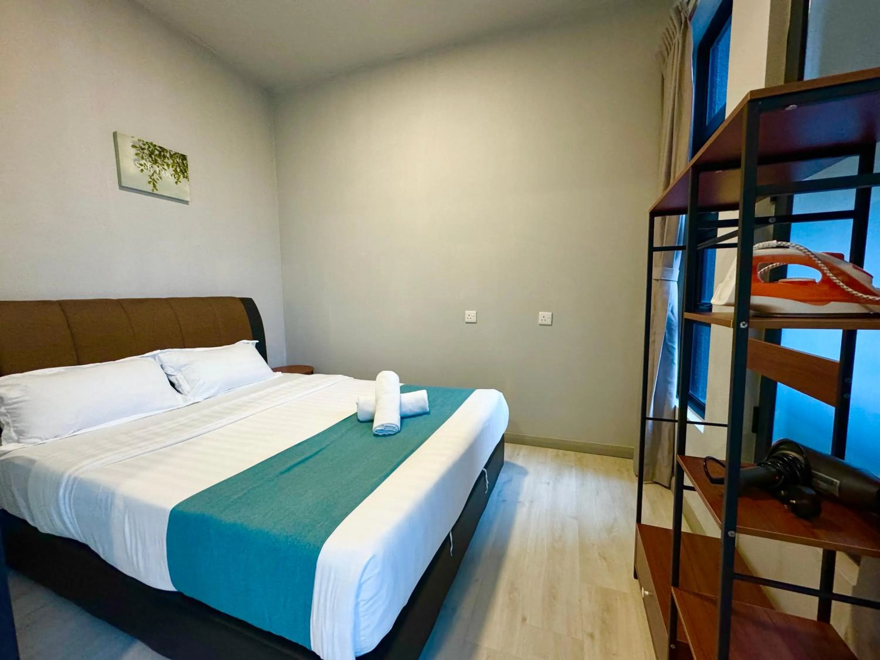 Bed in Sunset Seaview Vacation Condos @ Jesselton Quay