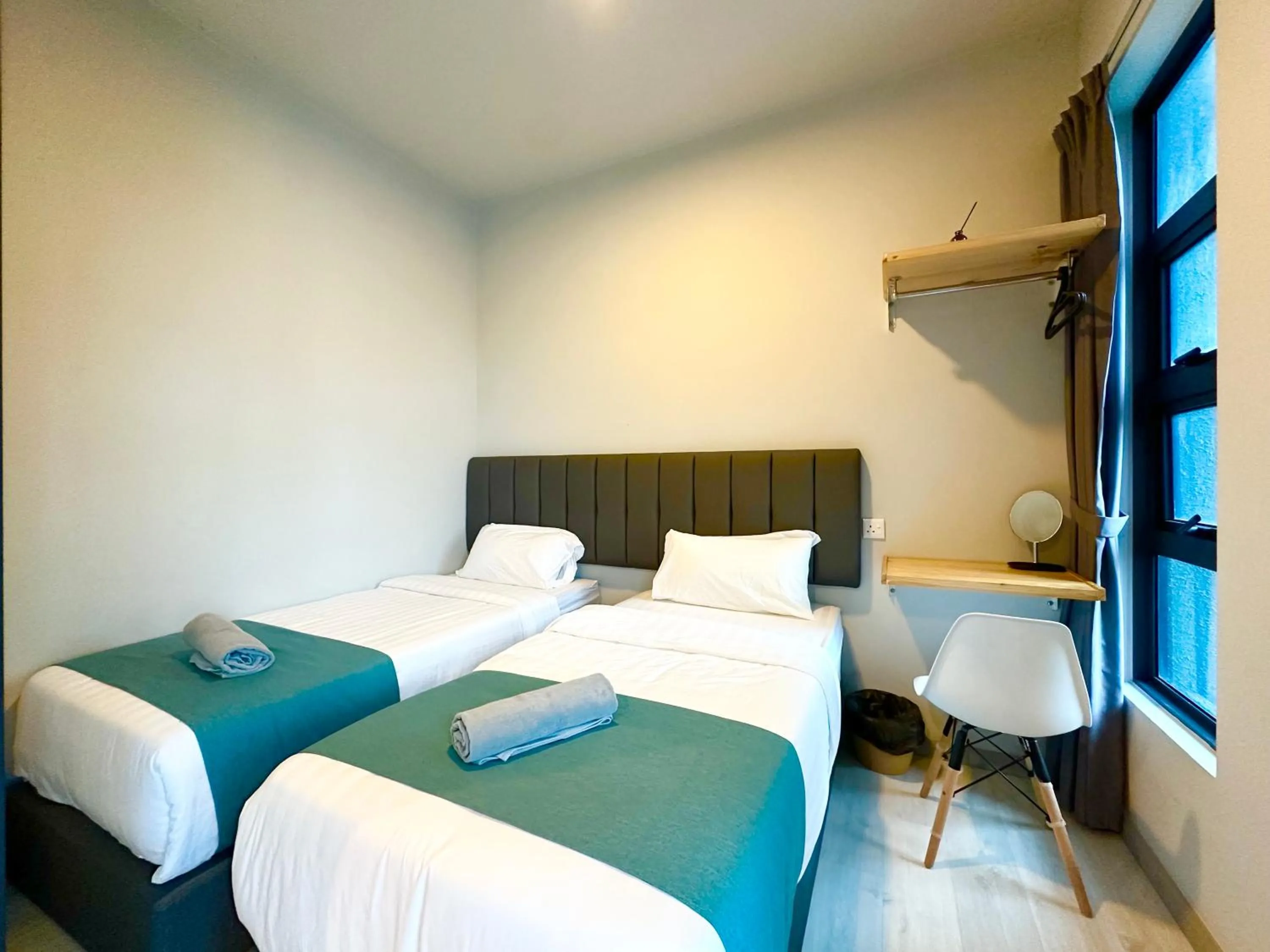 Bed in Sunset Seaview Vacation Condos @ Jesselton Quay