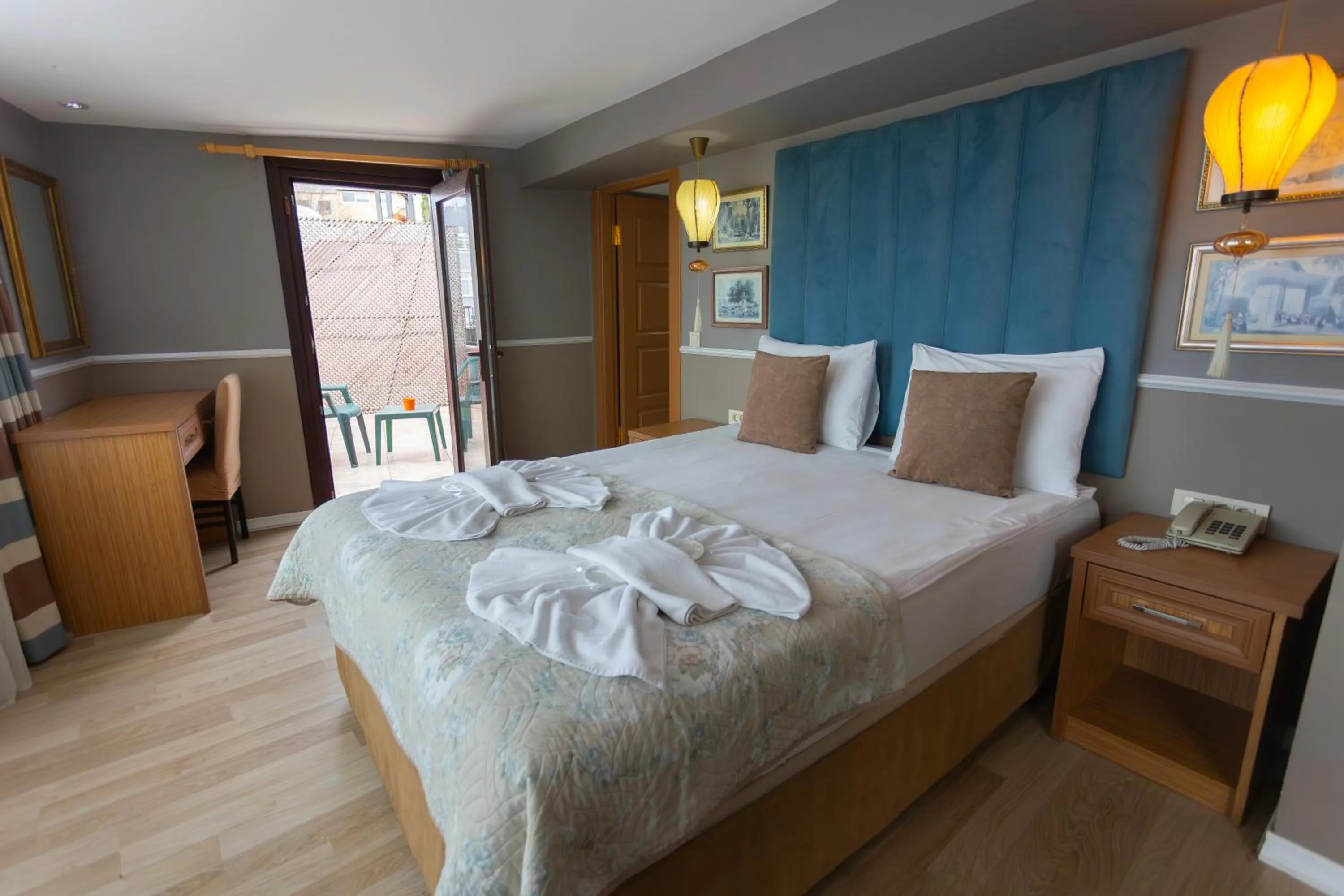 Bed in Hotel Tashkonak Istanbul