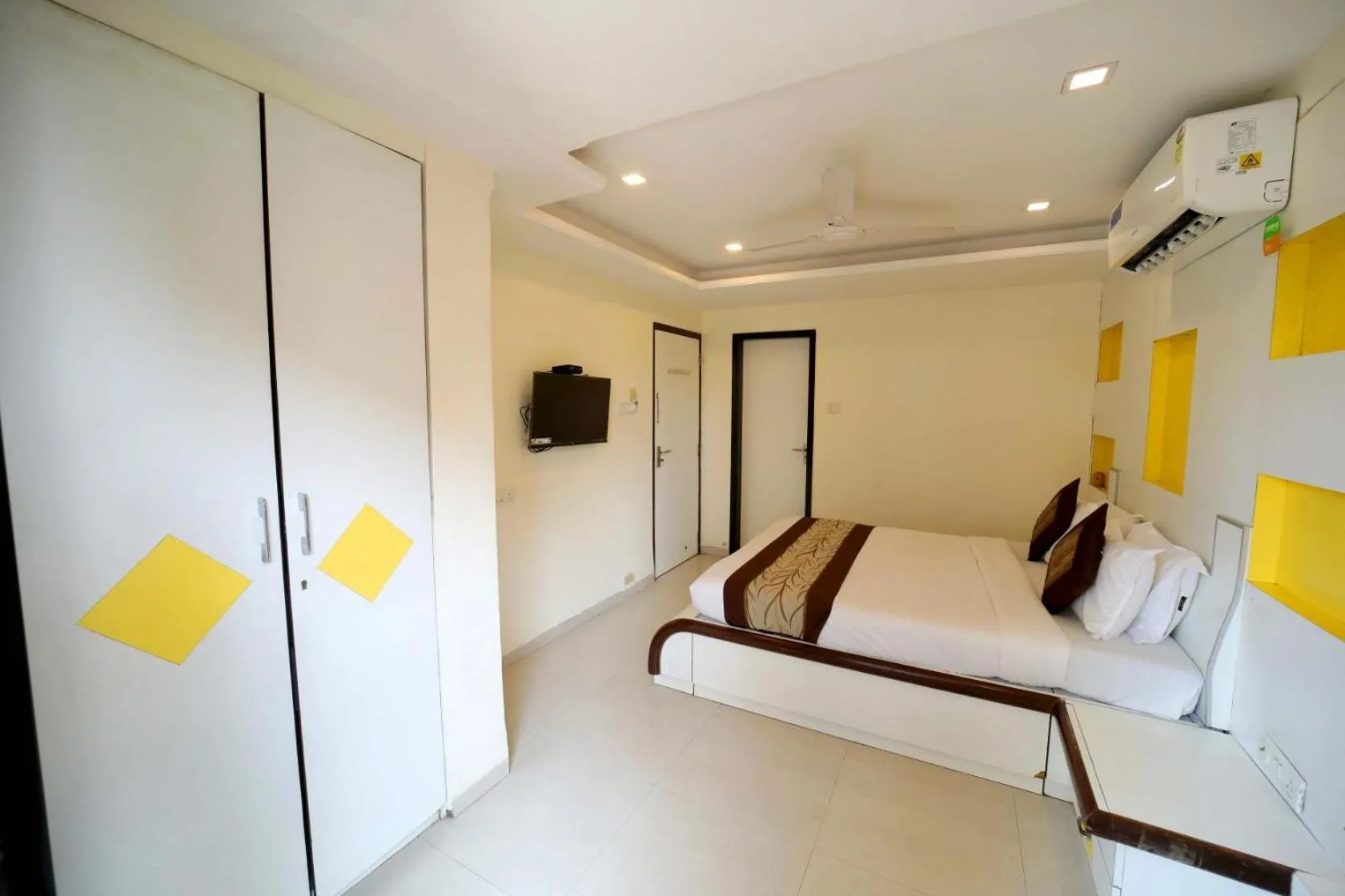 Bed in PANCHVATI RESIDENCY ANDHERI WEST