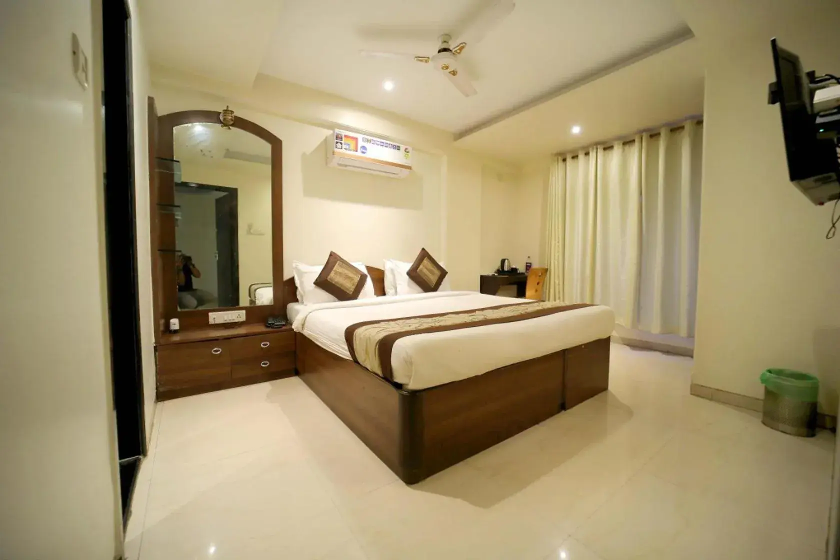 Bed in PANCHVATI RESIDENCY ANDHERI WEST Bed in PANCHVATI RESIDENCY ANDHERI WEST