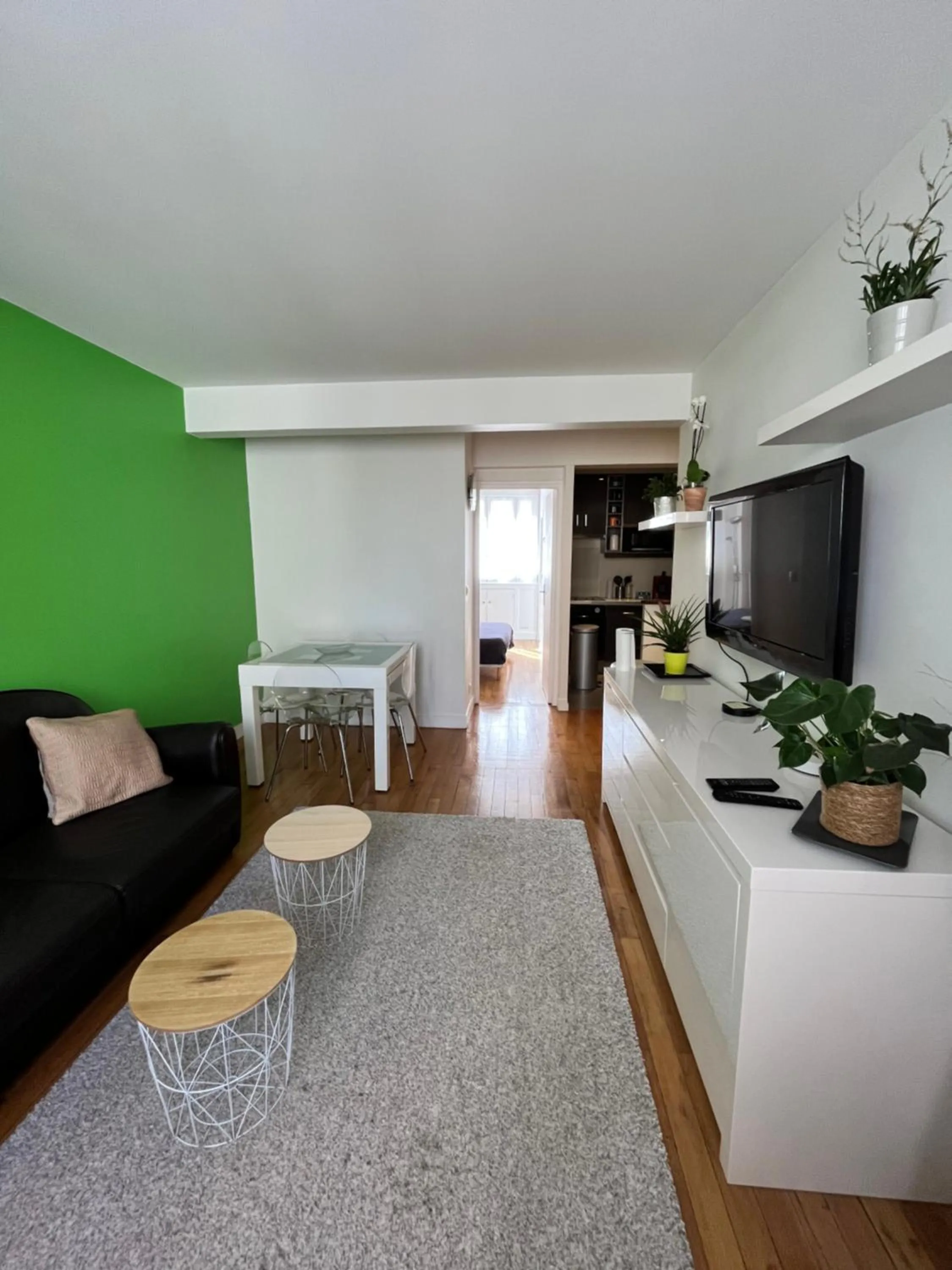 TV and multimedia in Superbe Appartement 2P PARIS Boulogne Roland Garros