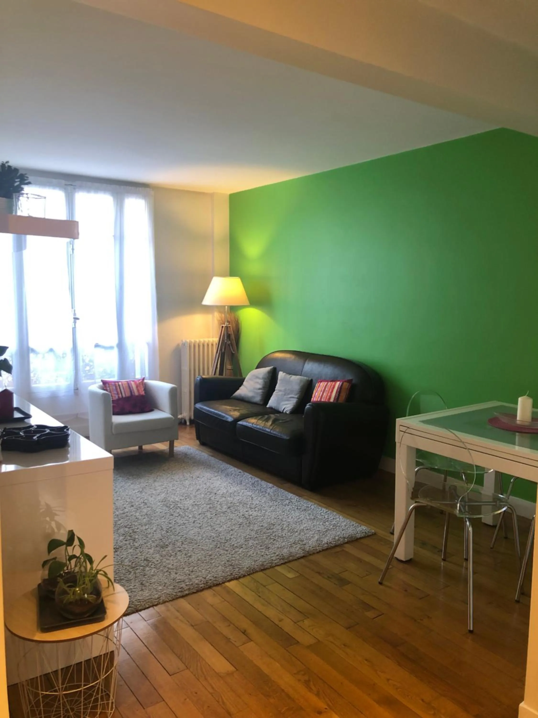 TV and multimedia in Superbe Appartement 2P PARIS Boulogne Roland Garros