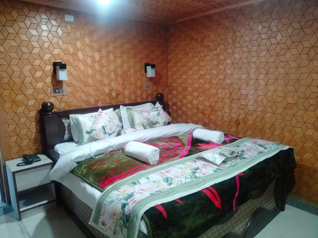 Bed in Hotel Mughal India