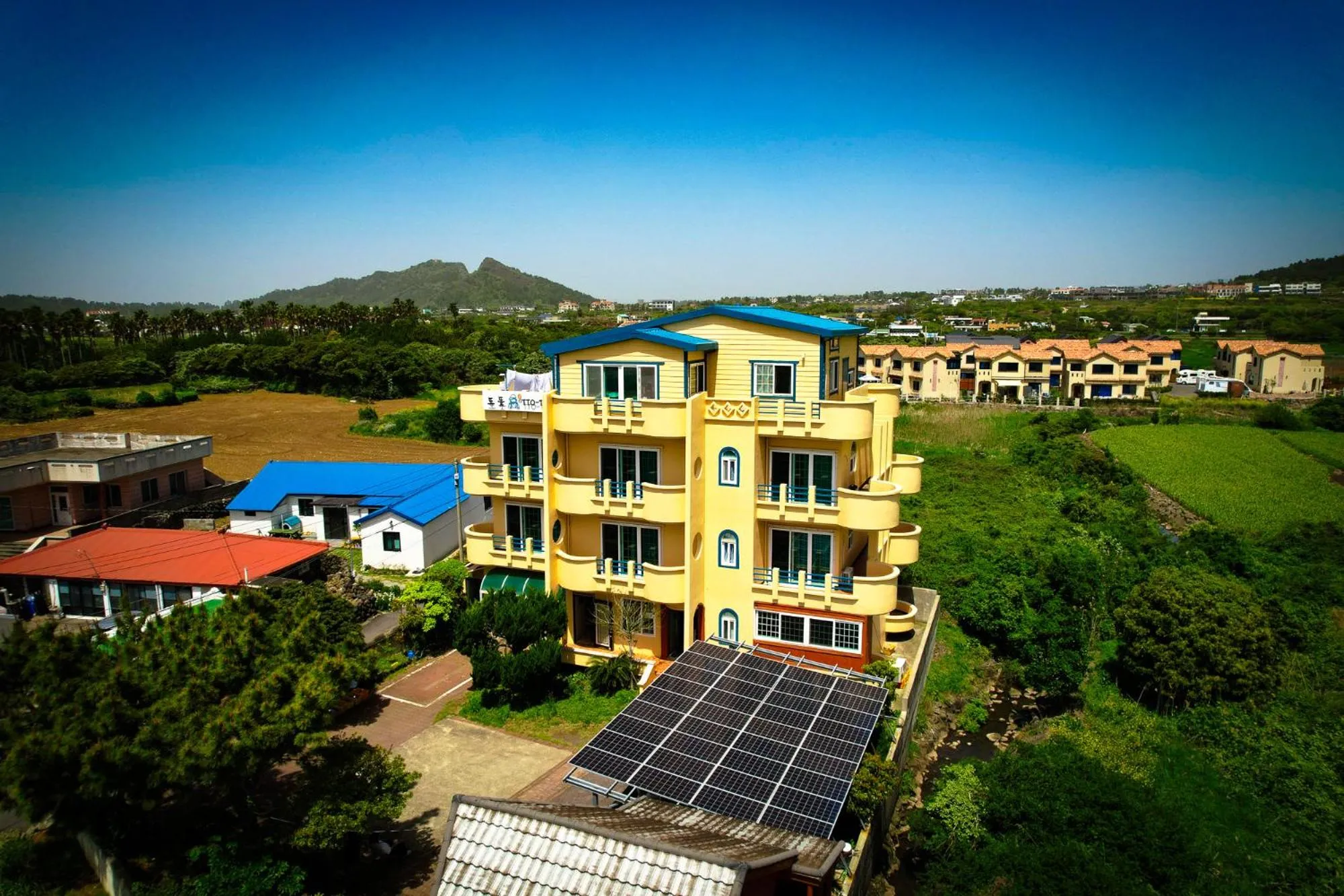Property building in ttottot Jeju Backpackers