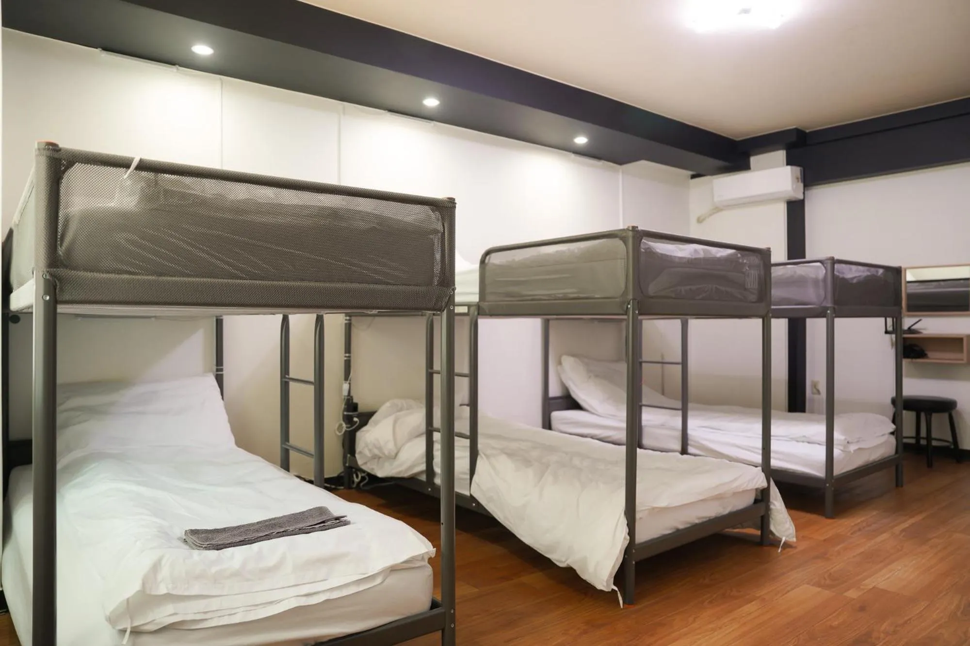 Bed in ttottot Jeju Backpackers