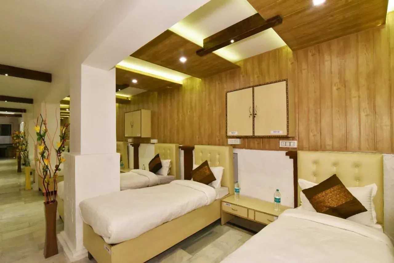 Bed in Hotel sallow International-Hotel Near Golden Temple Bed in Hotel sallow International-Hotel Near Golden Temple