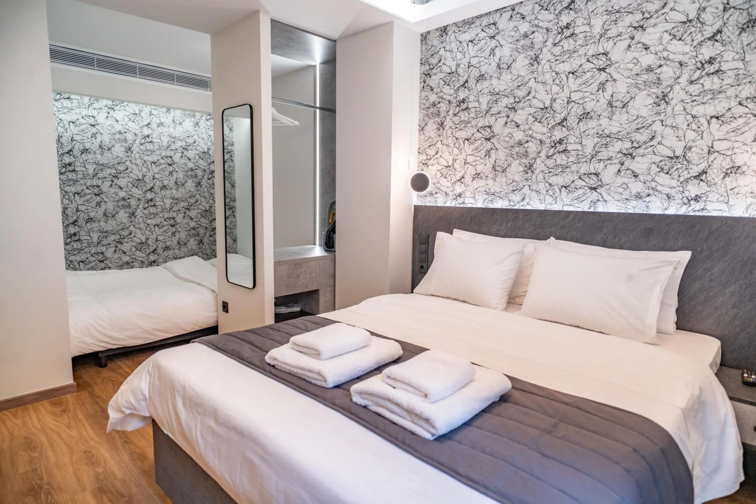 Bed in Ethereal Athεns