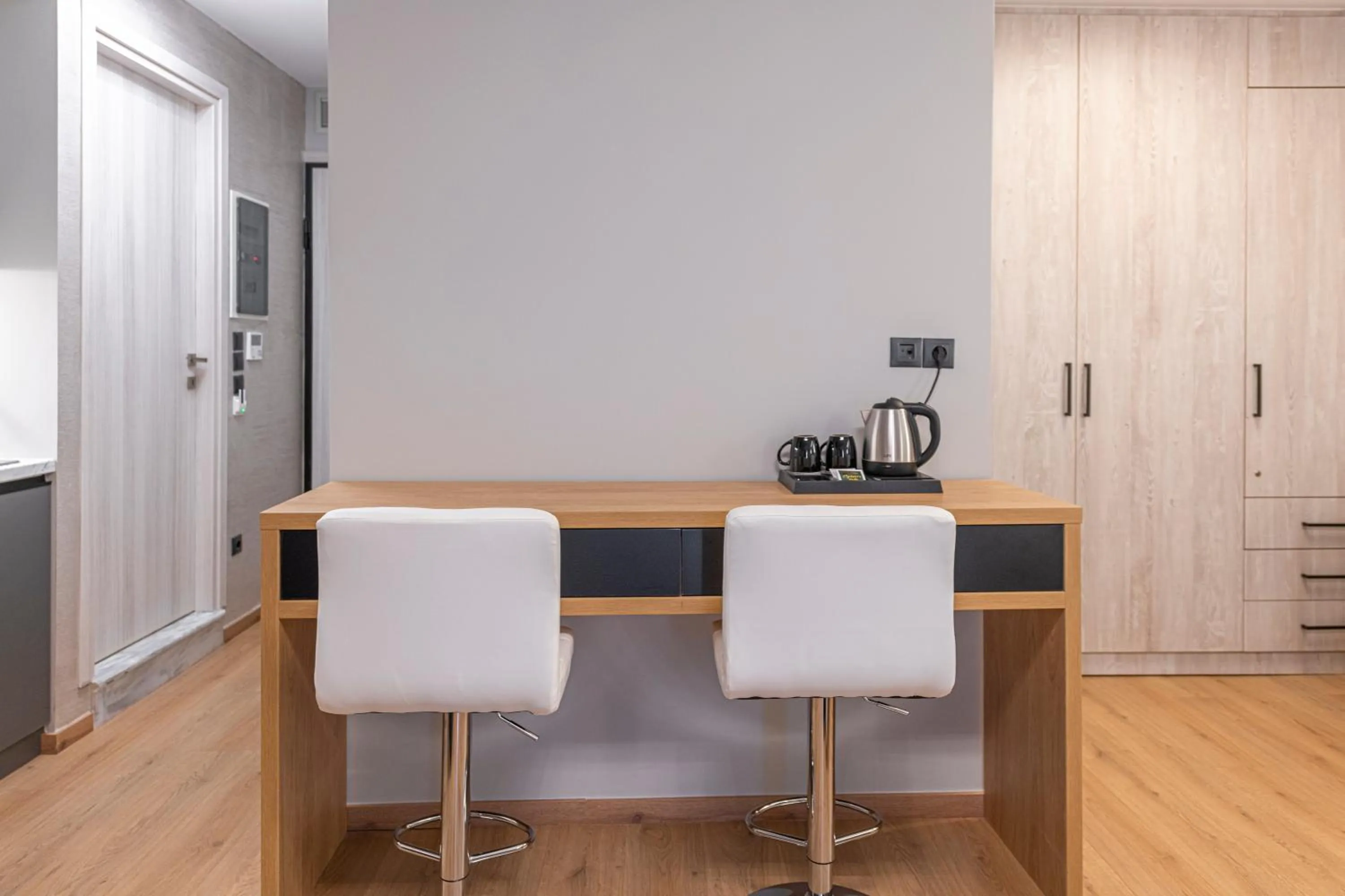 Coffee/tea facilities in Ethereal Athεns