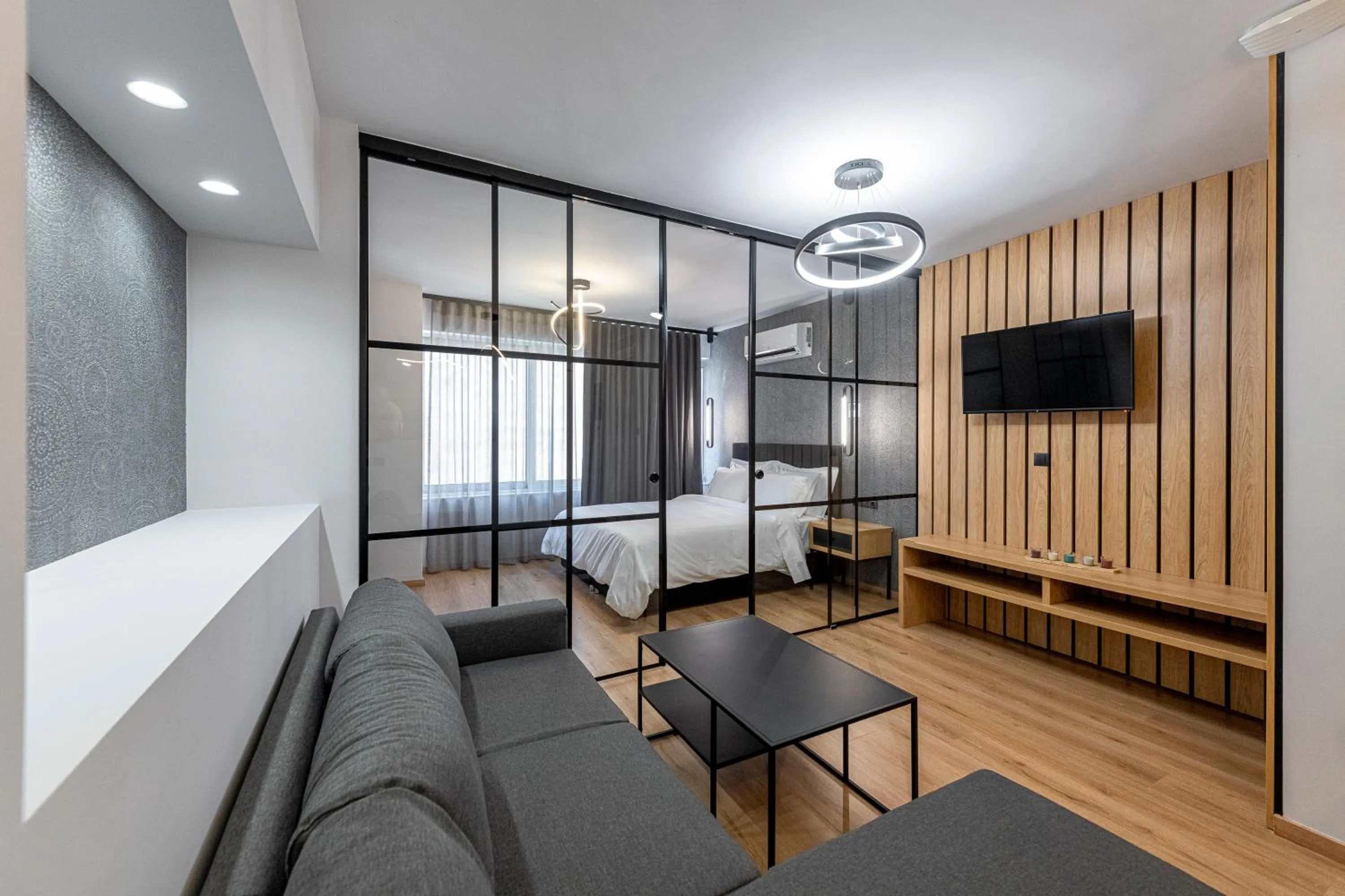 TV and multimedia, Bed in Ethereal Athεns