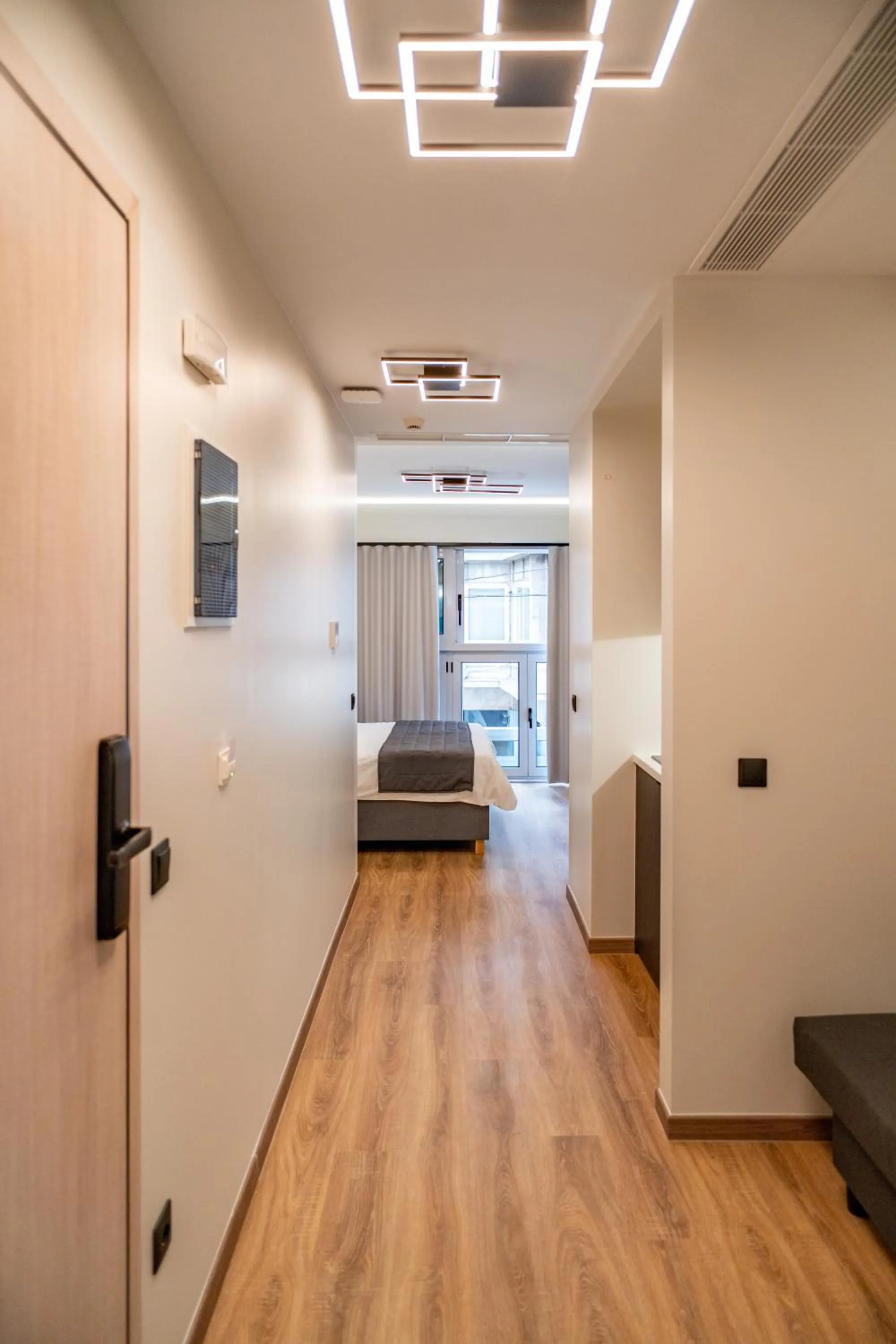 Bed in Ethereal Athεns