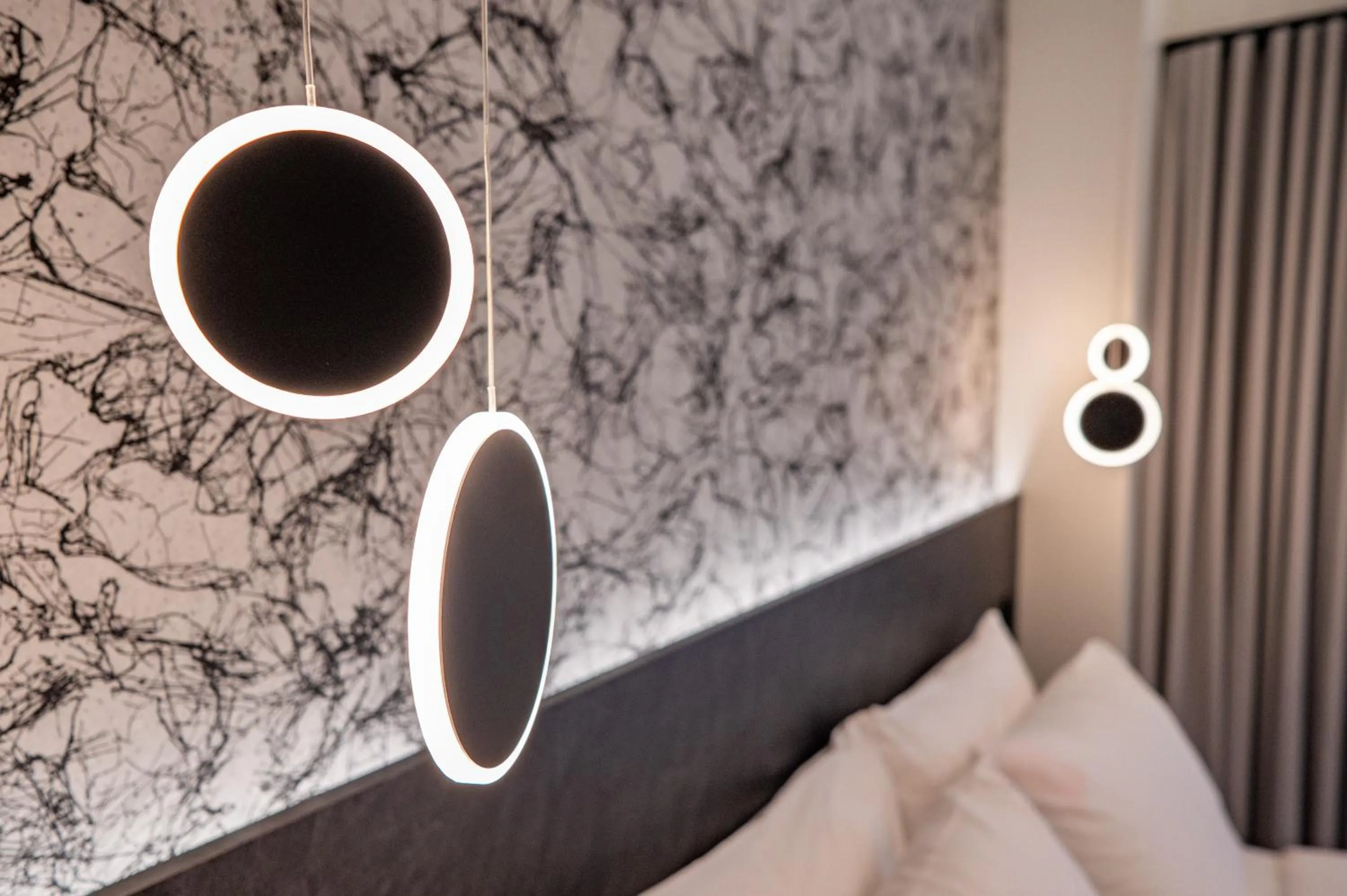 Bed in Ethereal Athεns