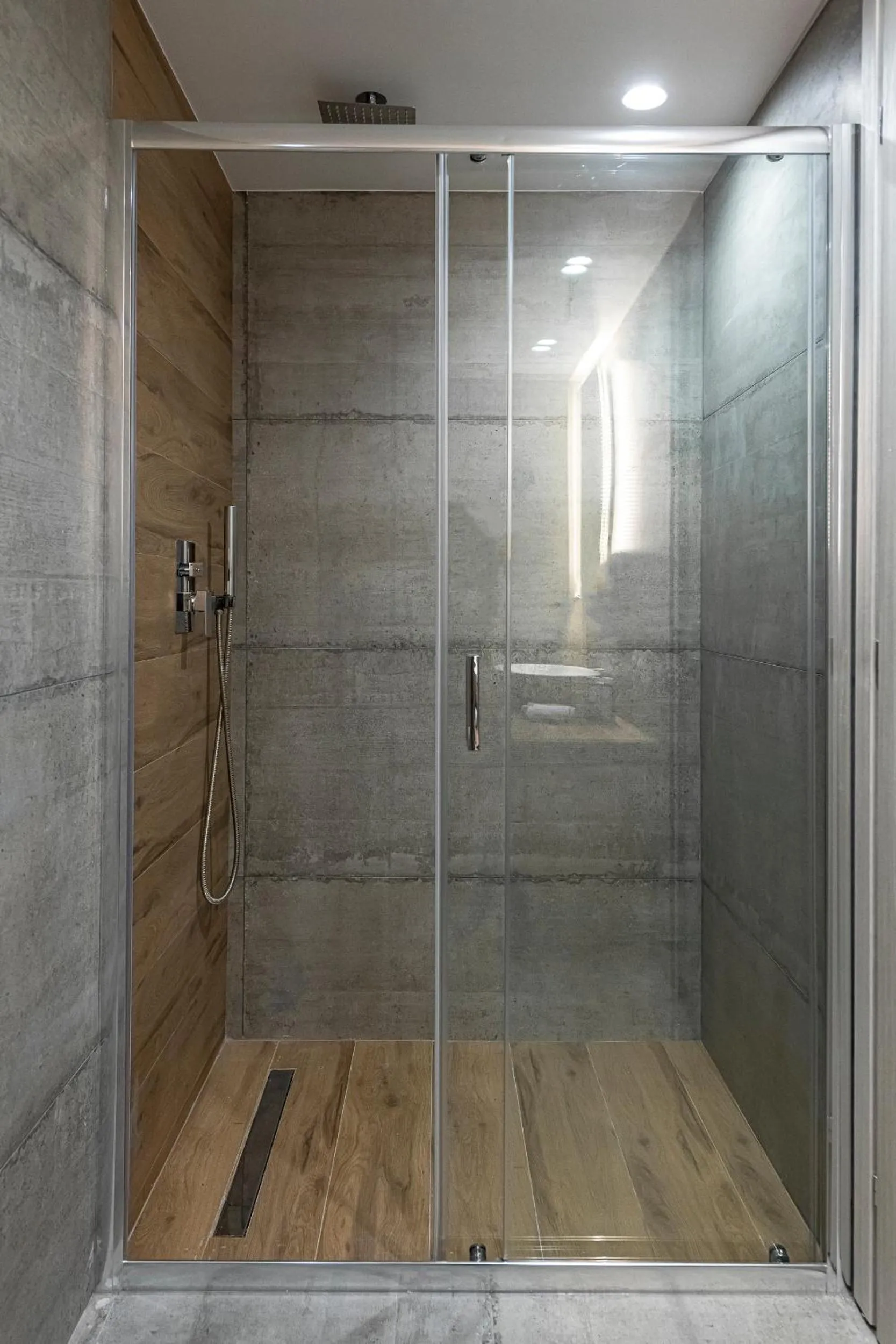 Bathroom in Ethereal Athεns