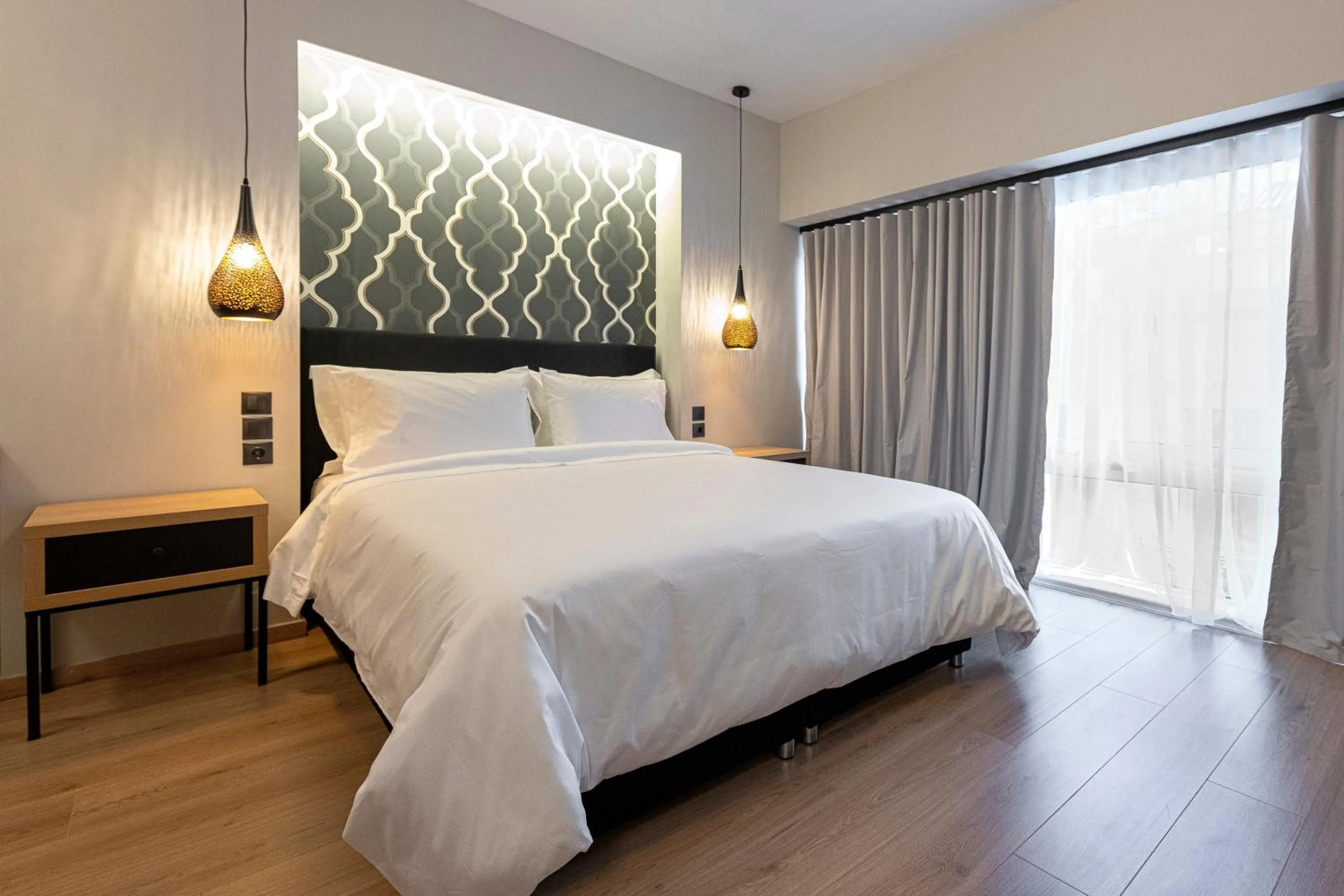 Bed in Ethereal Athεns