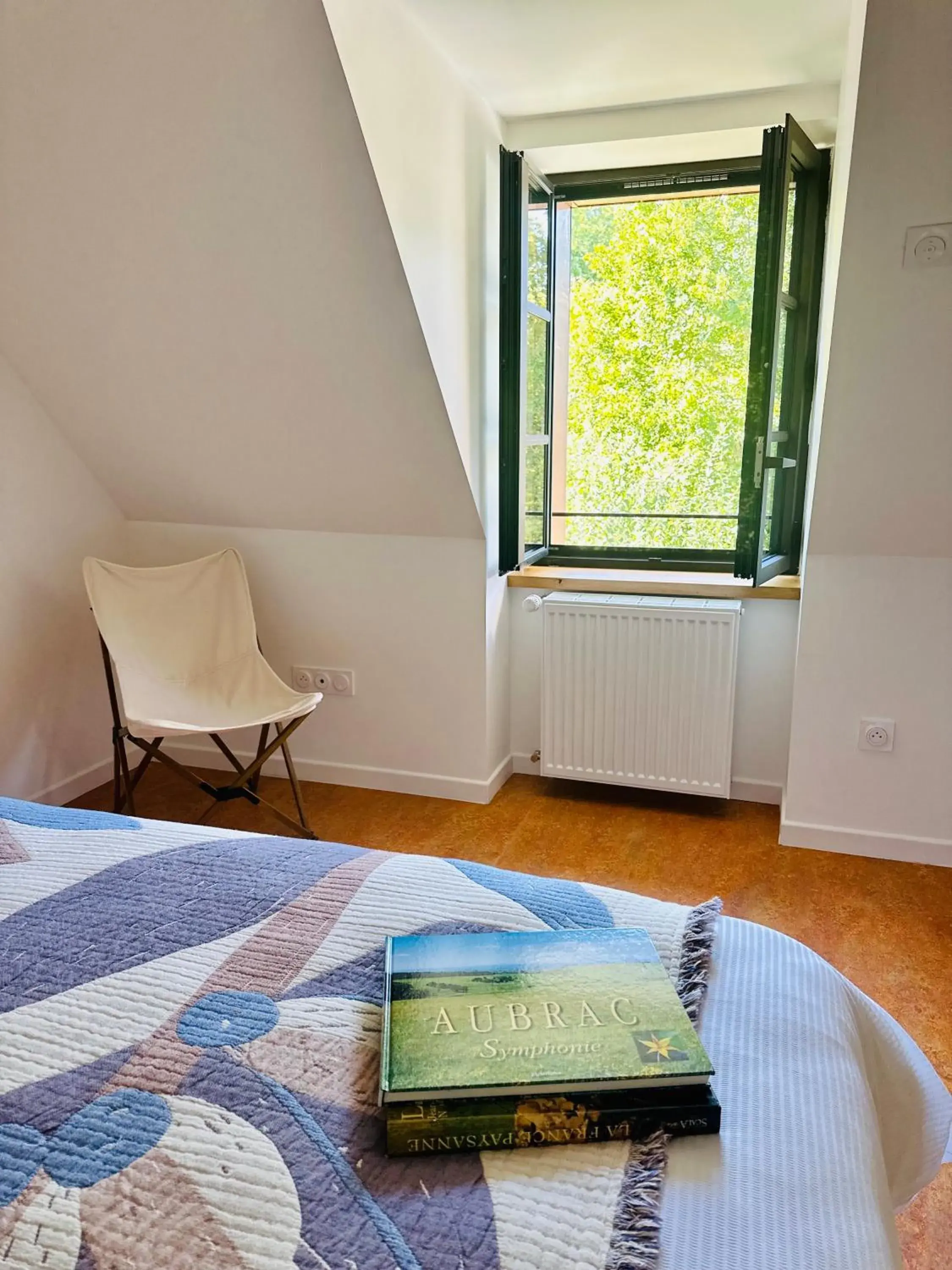 Bed in Logis hôtel restaurant l'Argence Bed in Logis hôtel restaurant l'Argence