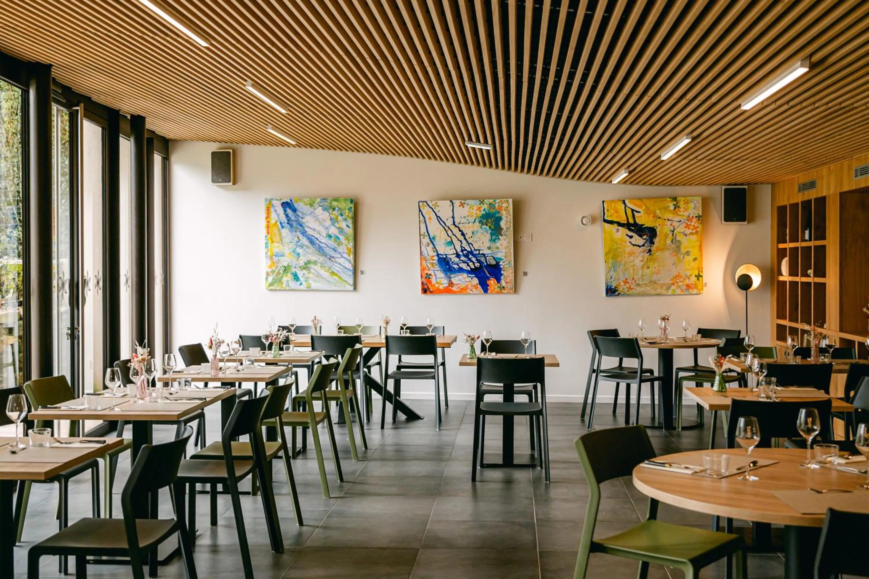 Restaurant/places to eat in Logis hôtel restaurant l'Argence