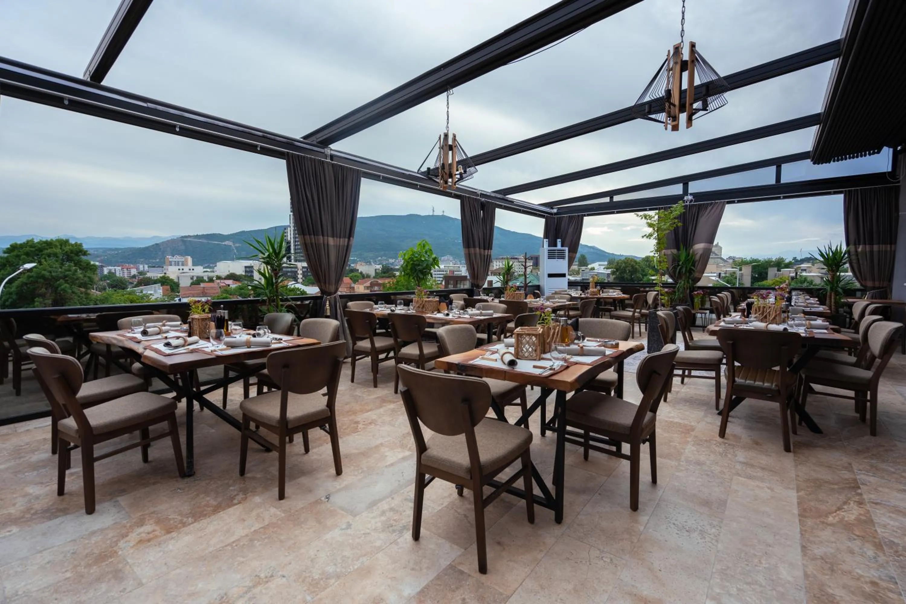 Restaurant/places to eat in Austrian Palace Hotel