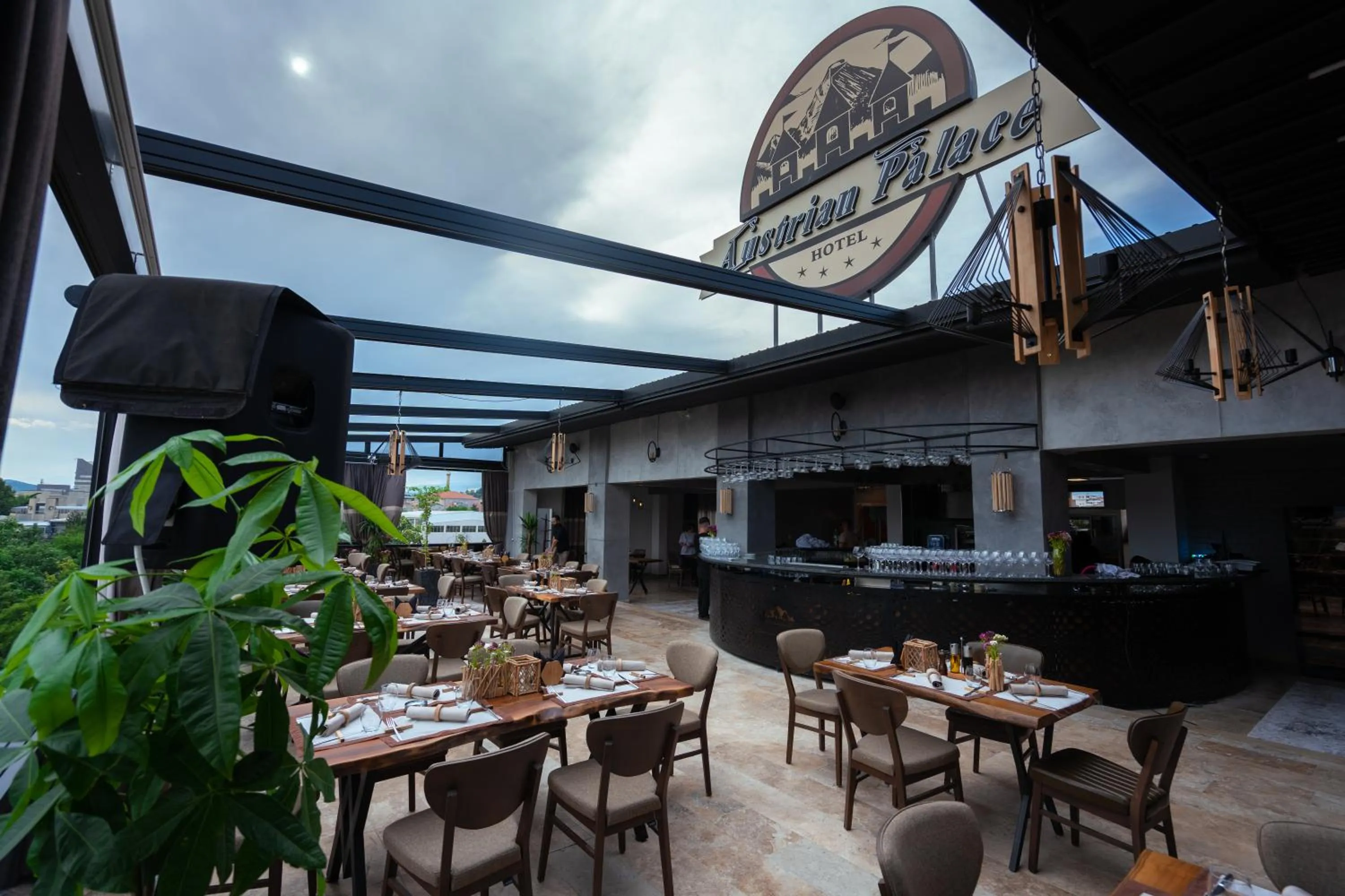 Restaurant/places to eat in Austrian Palace Hotel