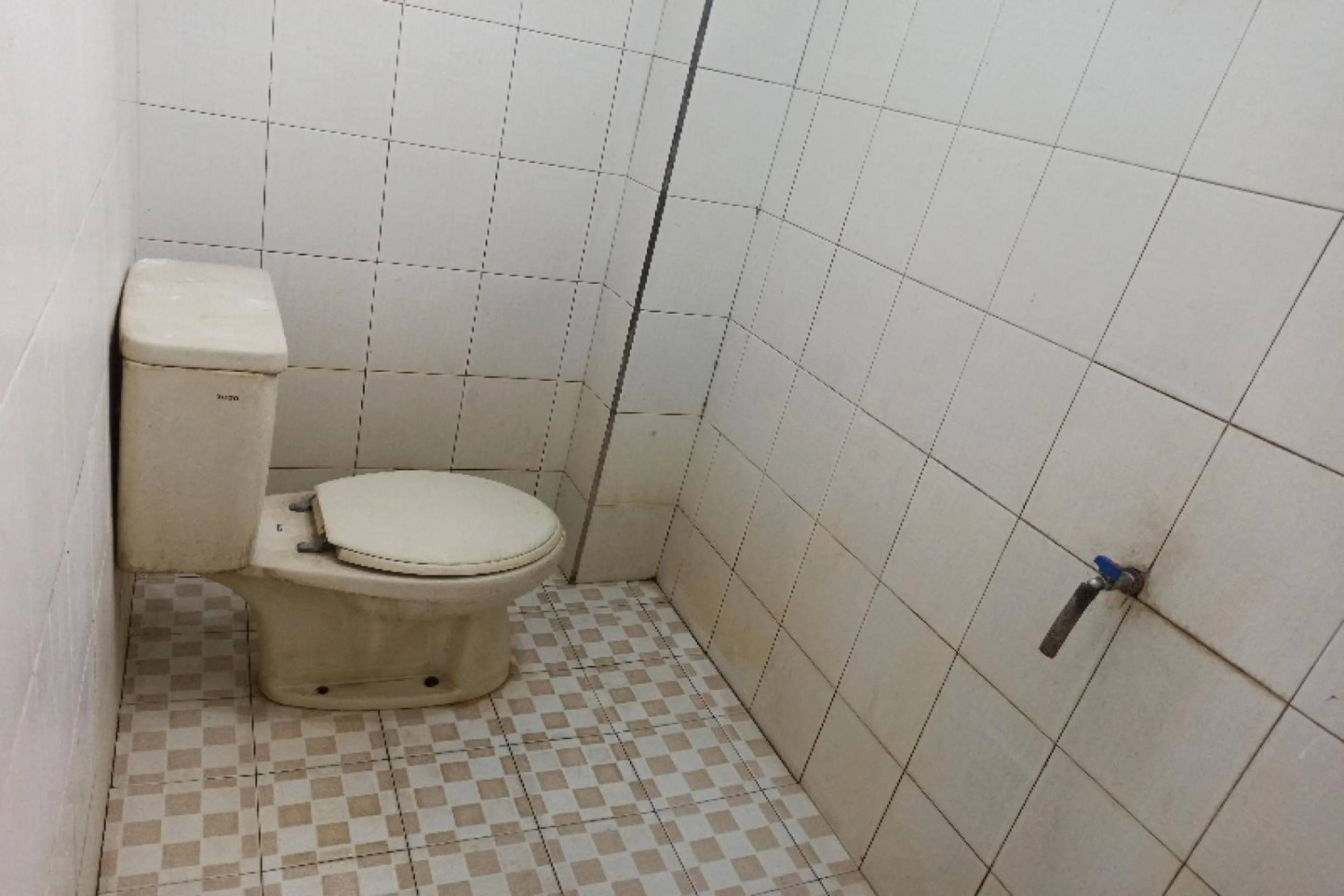 Bathroom in OYO Life 91339 Pondok Kost Aulia Syariah