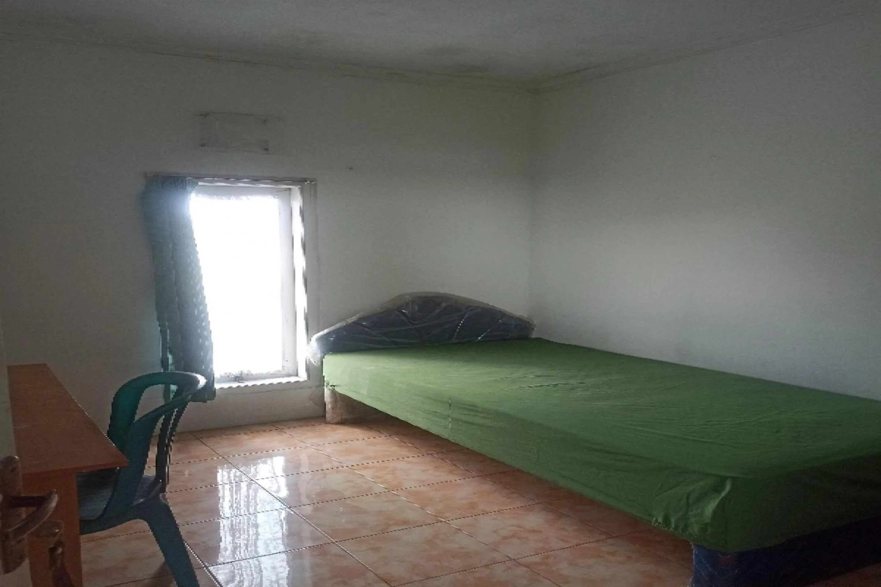 Bedroom, Bed in OYO Life 91339 Pondok Kost Aulia Syariah