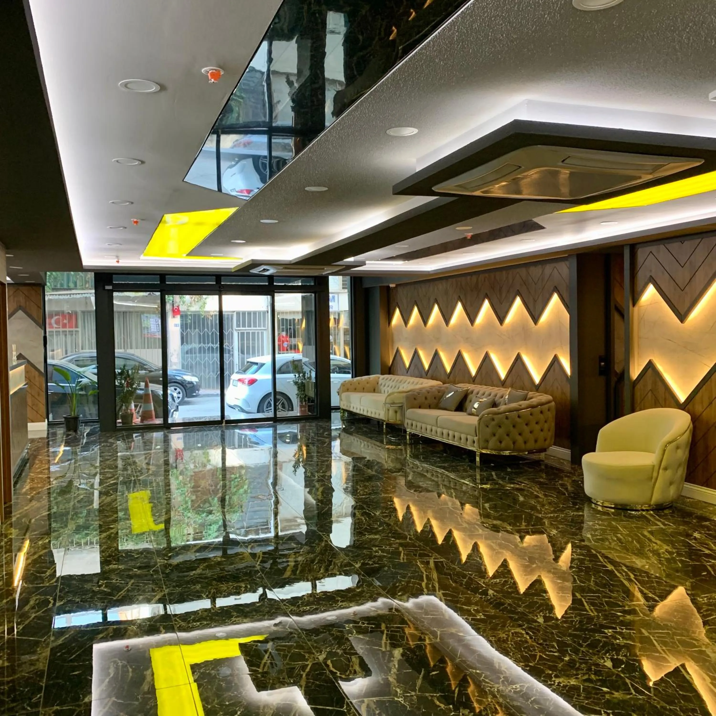 Lobby or reception in Grand Nergiz Otel