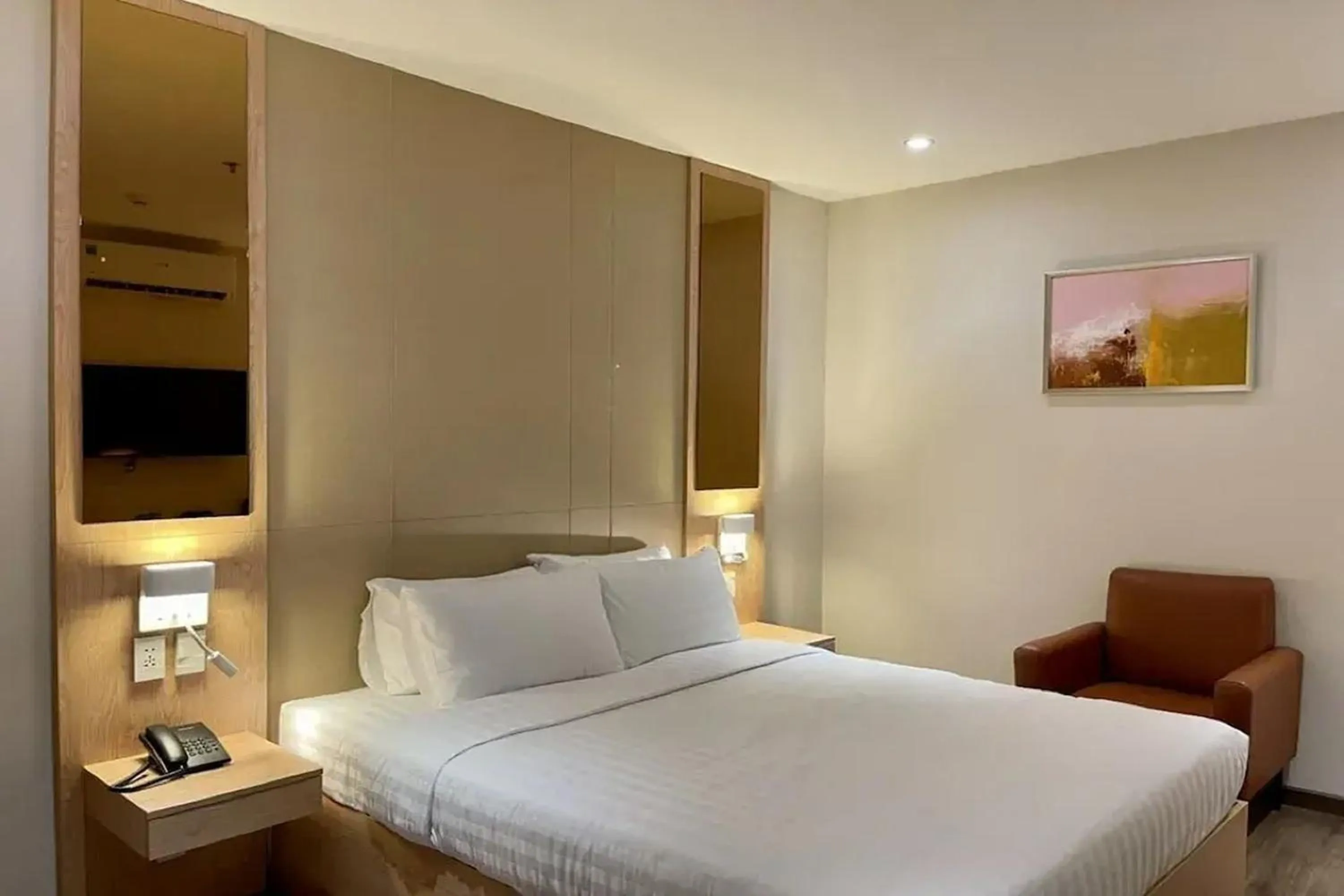 Bedroom, Bed in Lanura Apartments and Hotel