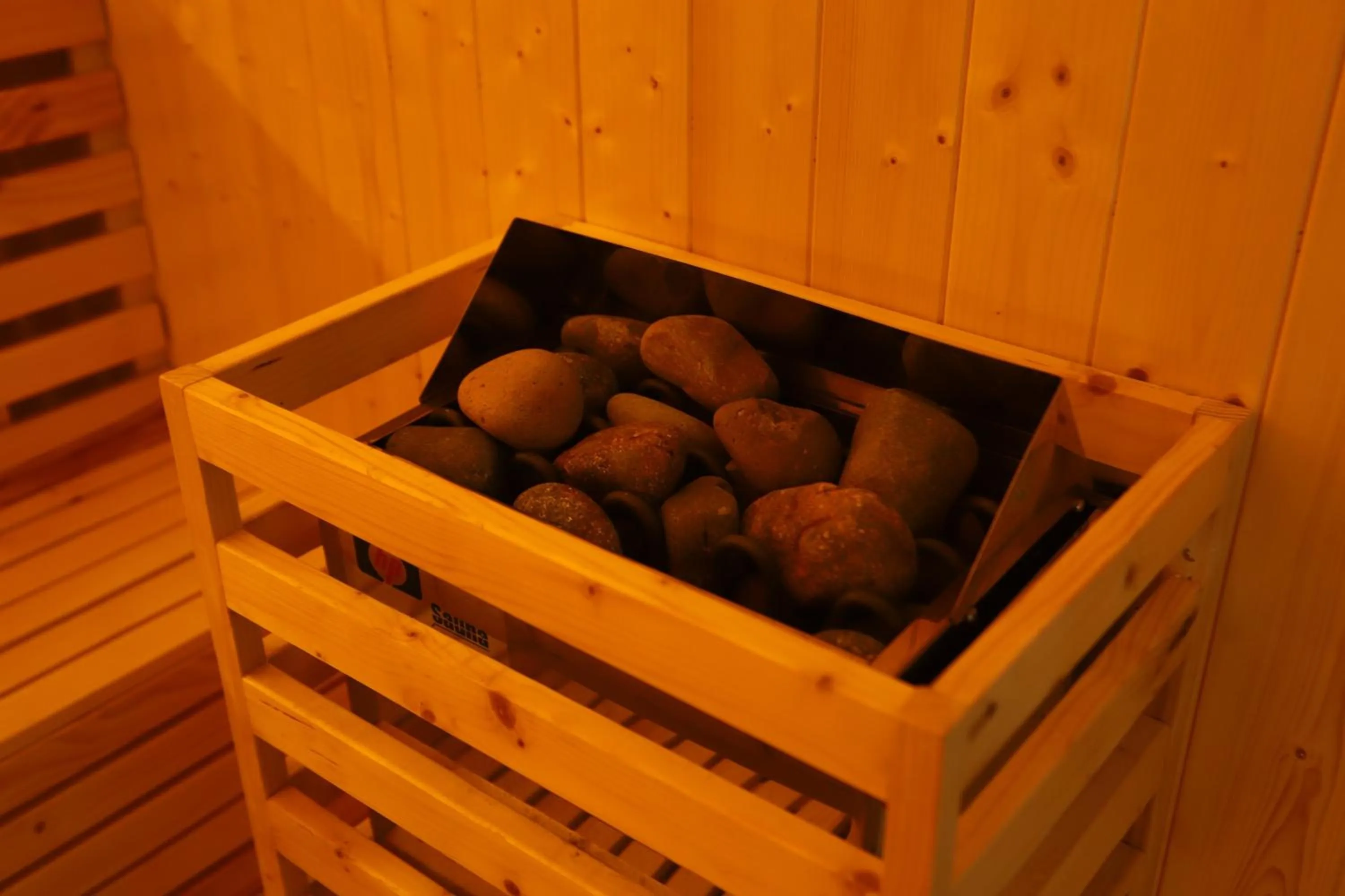 Area and facilities in Lanura Apartments and Hotel